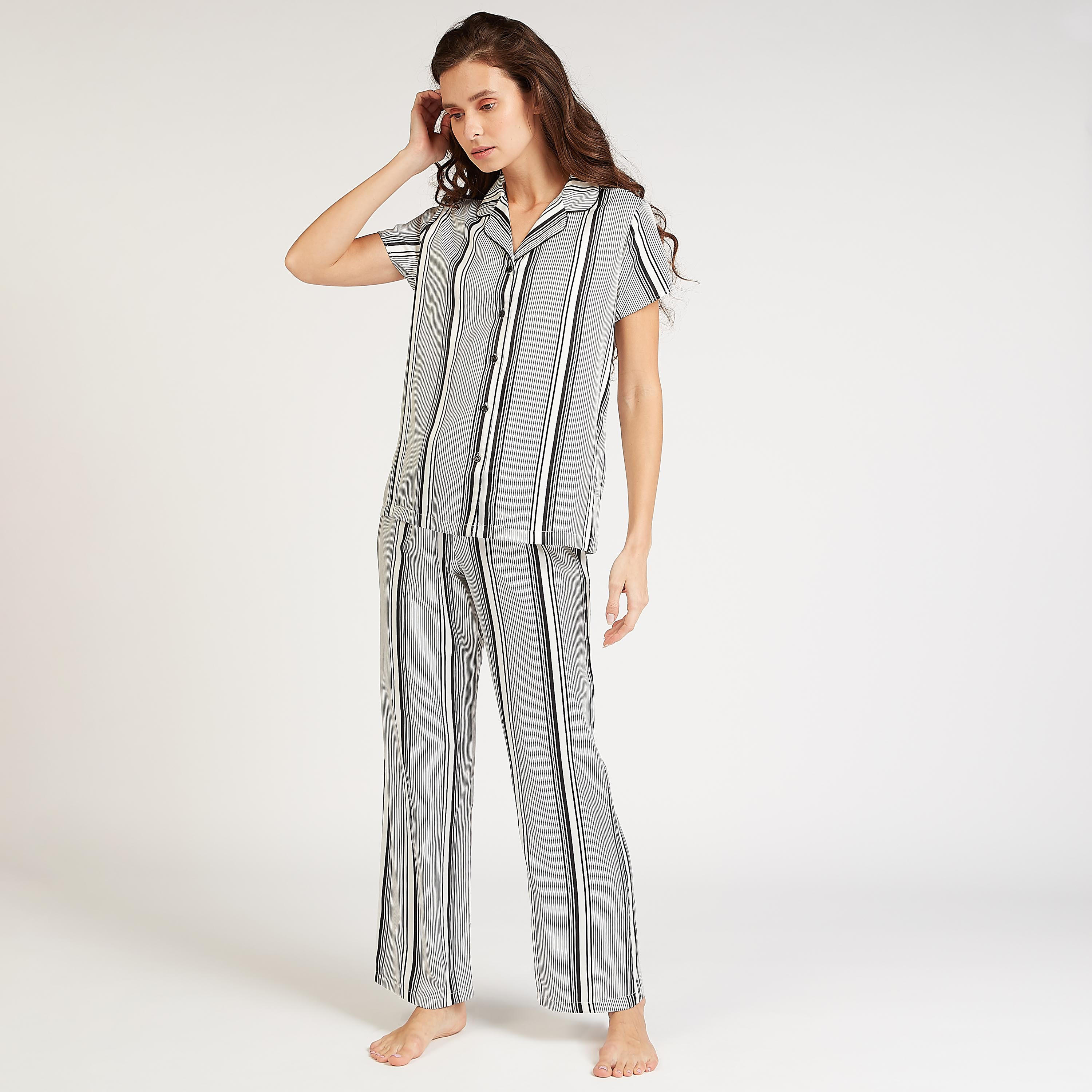طقم بنطلون بيجاما طويل وقميص نوم مخطط بأكمام قصيرة-women-clothing-nightwear-pyjamas-longsets-image-1