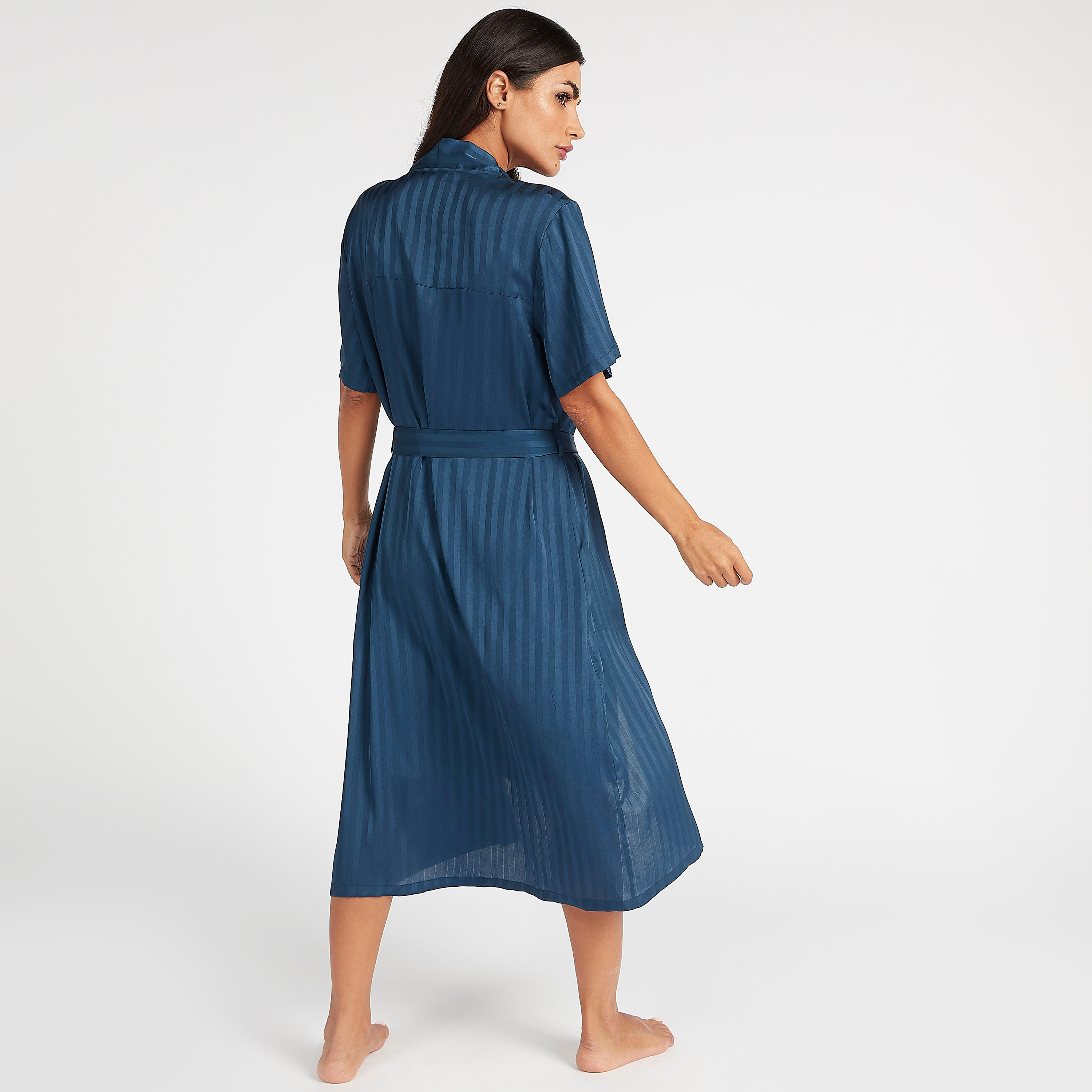 روب مقلّم بأكمام قصيرة وأربطة-women-clothing-nightwear-robes-image-4