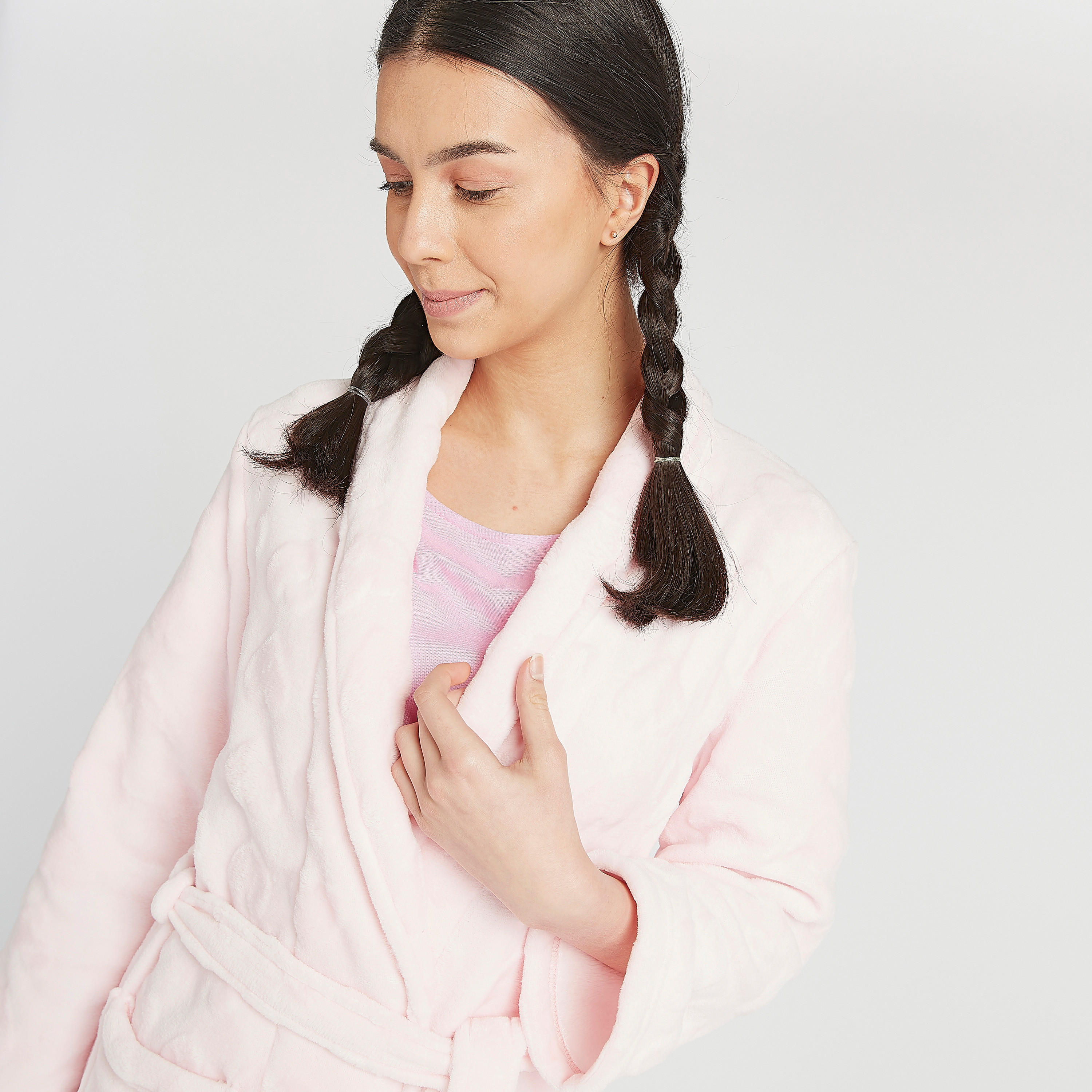 روب سادة بأكمام طويلة ورباط-women-clothing-nightwear-robes-image-5