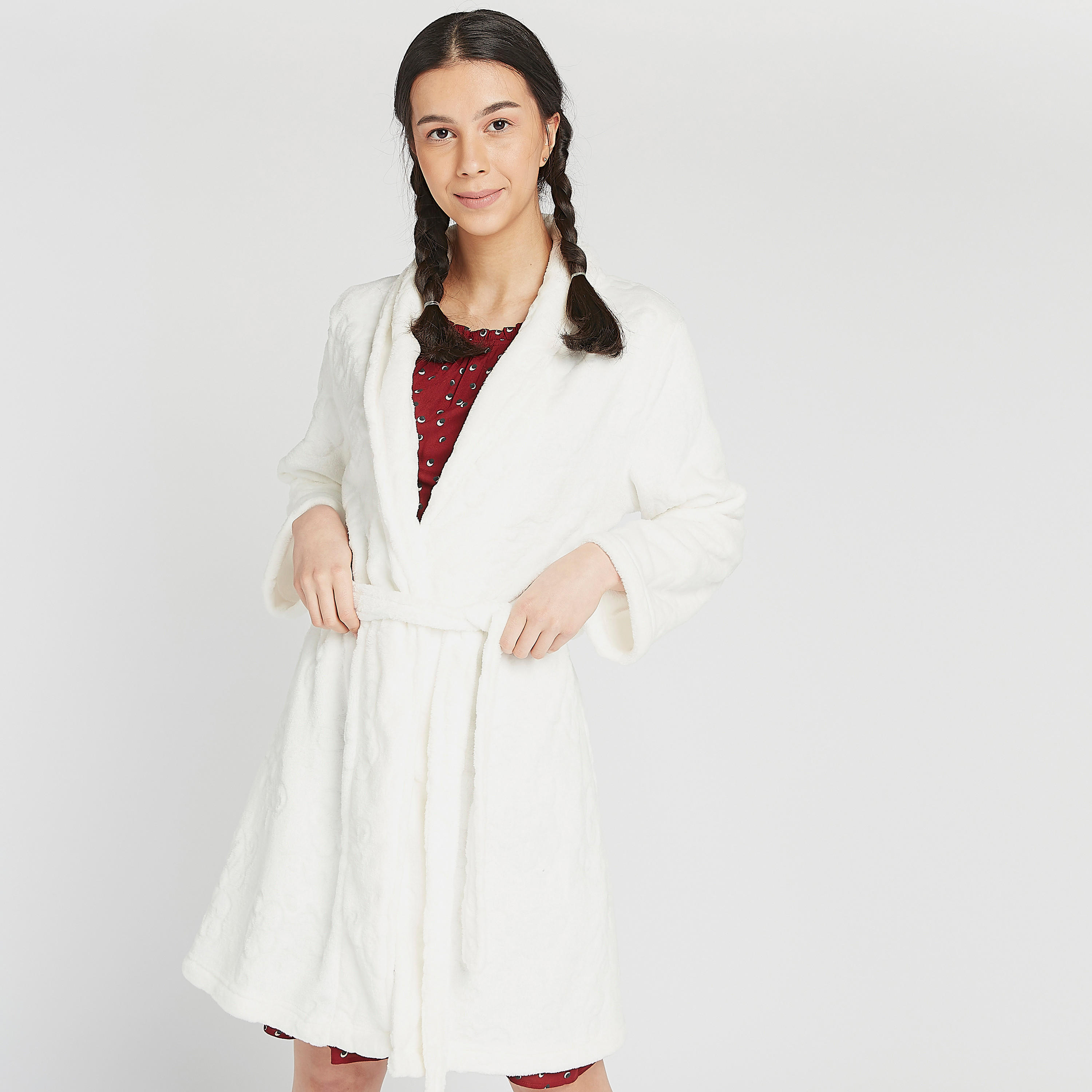 روب بارز الملمس مخملي بأكمام طويلة وخصر بحزام-women-clothing-nightwear-robes-image-1