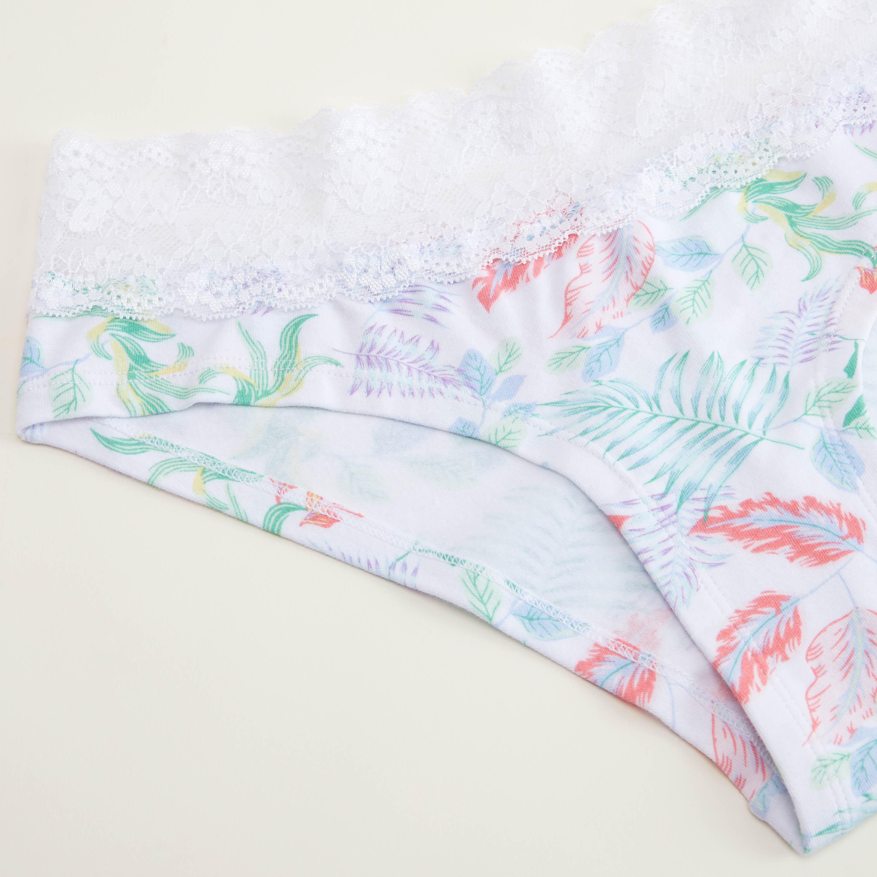 سراويل داخلية هيبستر بخصر مطاطي وتفاصيل دانتيل وطبعات-women-clothing-lingerie-panties-image-2