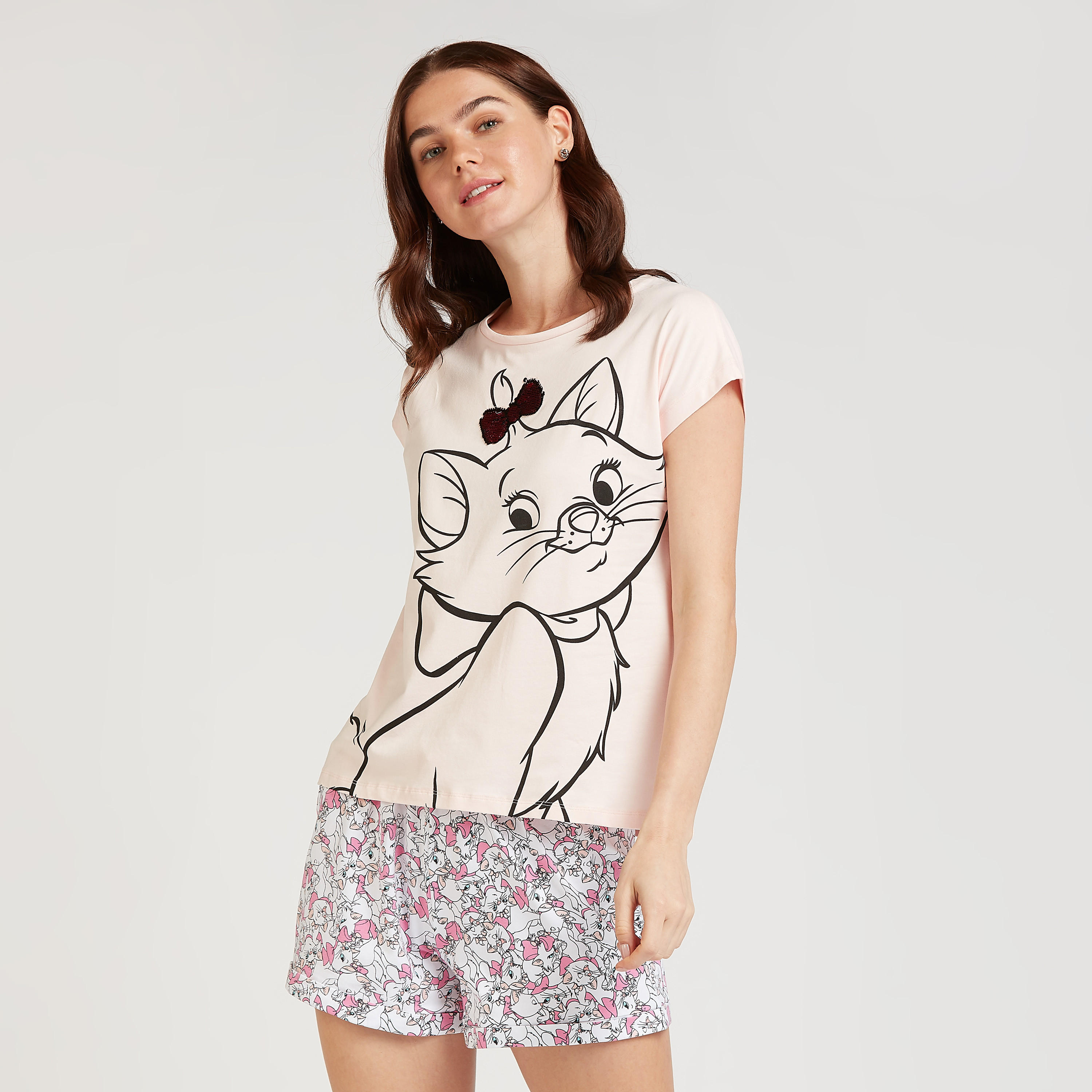 طقم مستدام شورت وتيشيرت بياقة مستديرة بطبعات ماري-women-clothing-nightwear-pyjamas-longsets-image-2