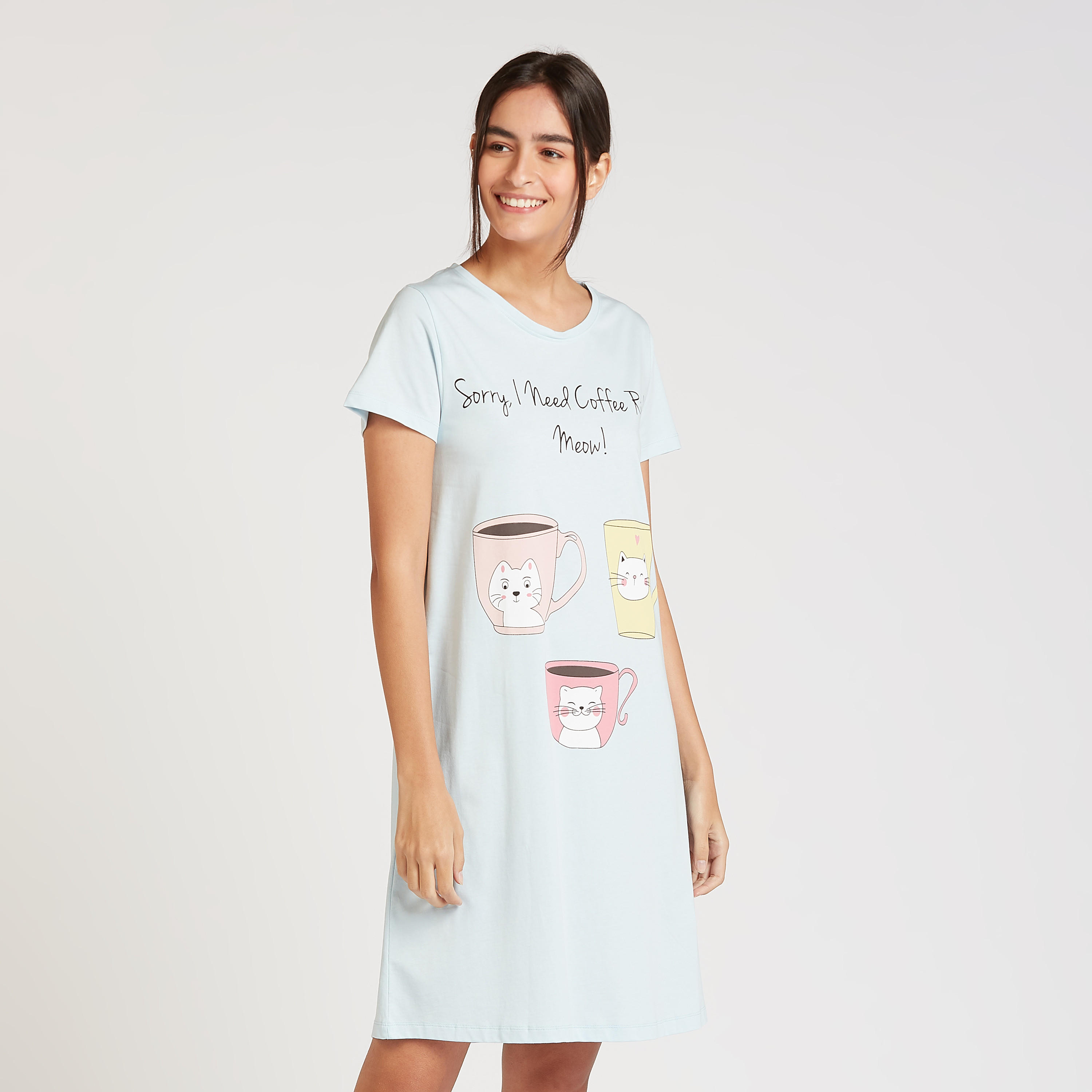 فستان نوم مستدام بياقة مستديرة وطبعات - طقم من قطعتين-women-clothing-nightwear-nighties-image-3