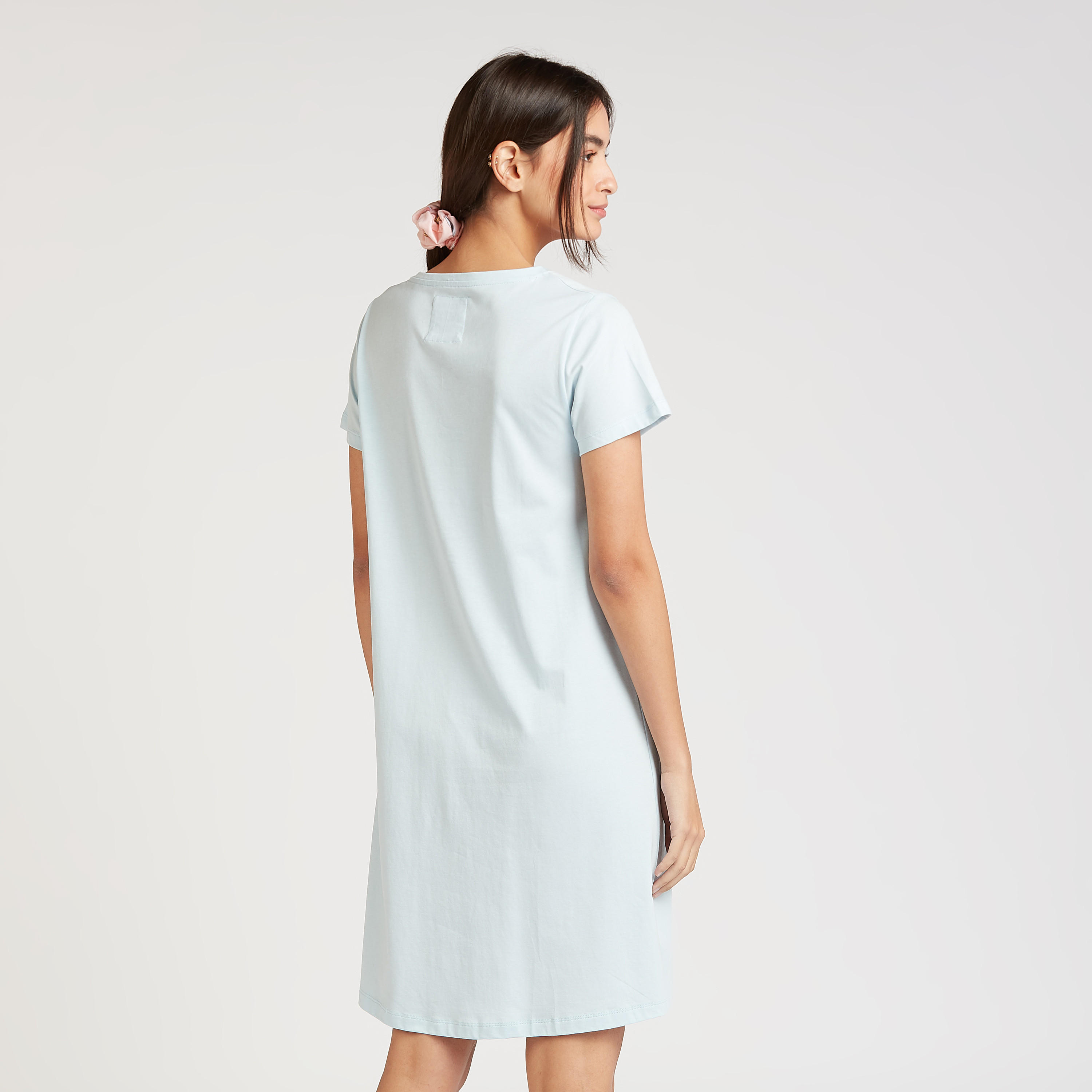 فستان نوم مستدام بياقة مستديرة وطبعات - طقم من قطعتين-women-clothing-nightwear-nighties-image-8
