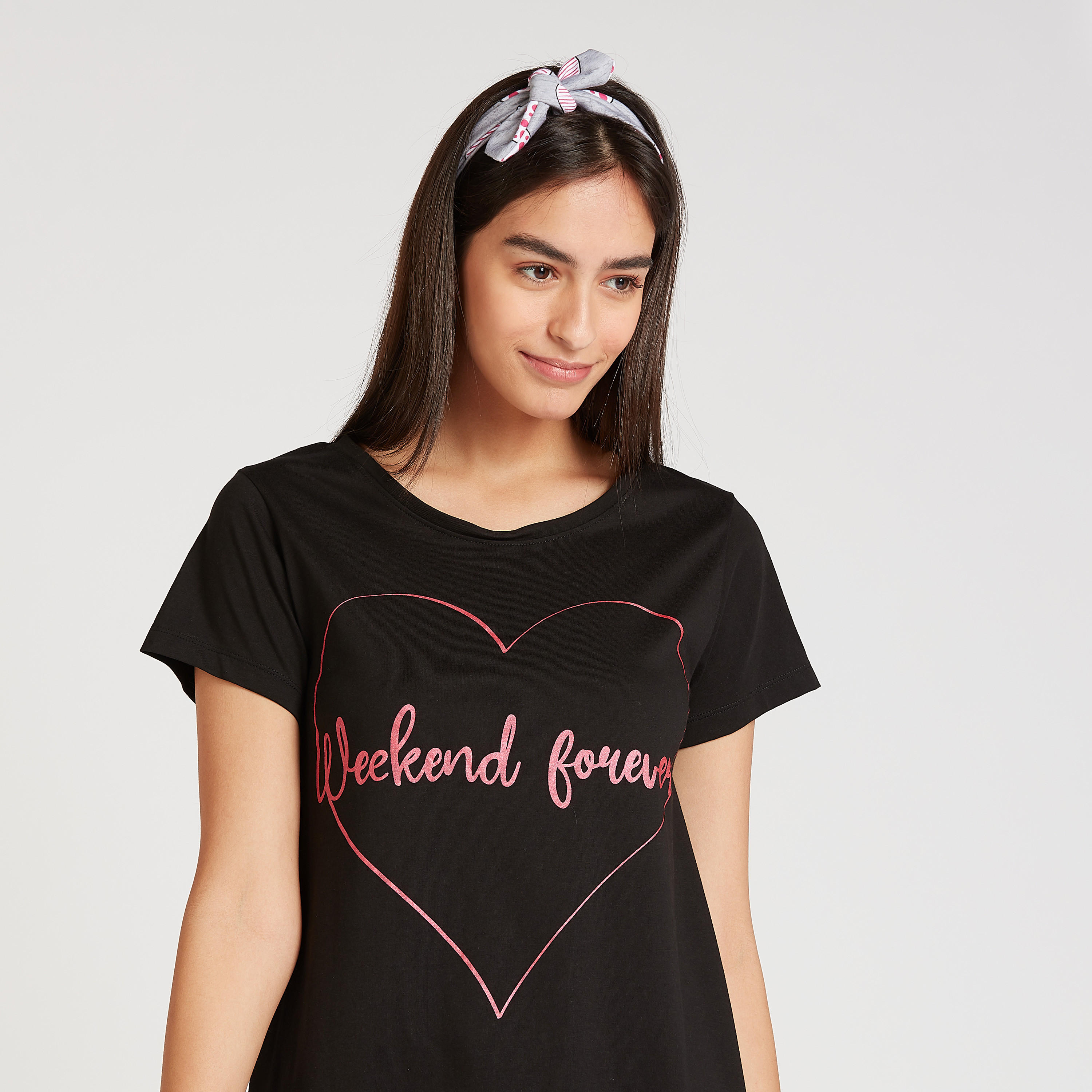 فستان نوم مستدام بياقة مستديرة وطبعات - طقم من قطعتين-women-clothing-nightwear-nighties-image-7
