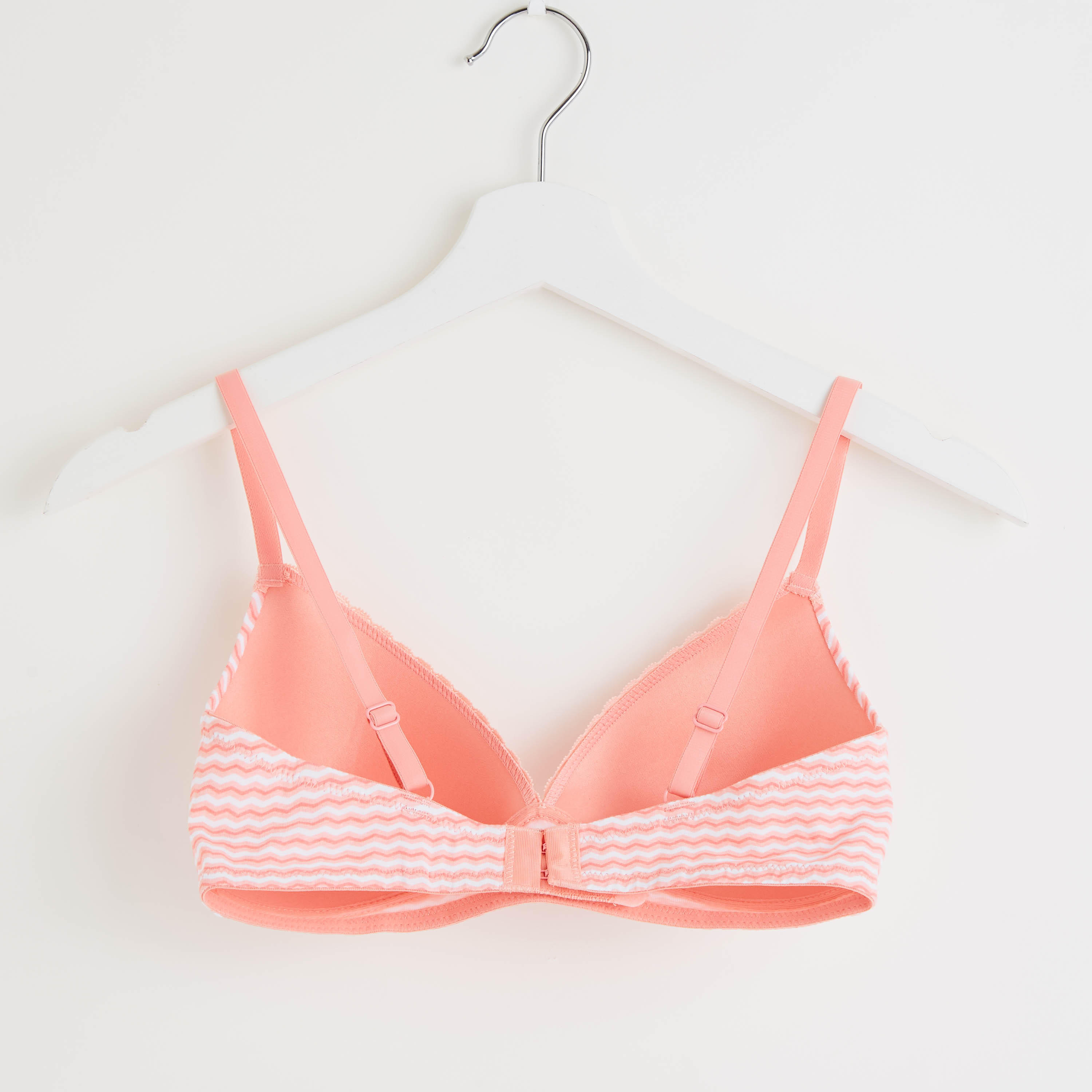 صدريّة تيشيرت مبطّنة متنوّعة بتفاصيل فيونكة - طقم من قطعتين-women-clothing-lingerie-bras-image-3
