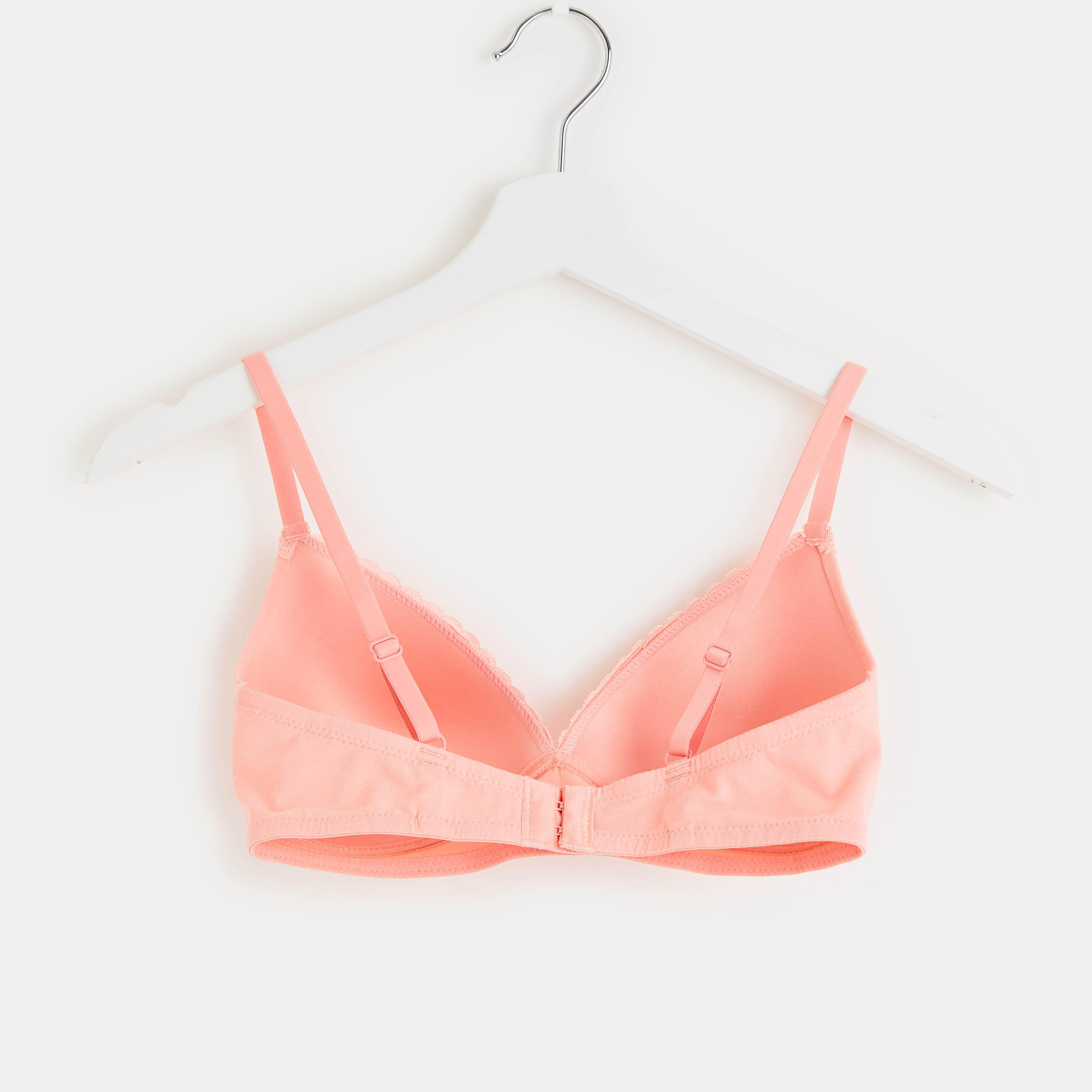 صدريّة تيشيرت مبطّنة متنوّعة بتفاصيل فيونكة - طقم من قطعتين-women-clothing-lingerie-bras-image-5