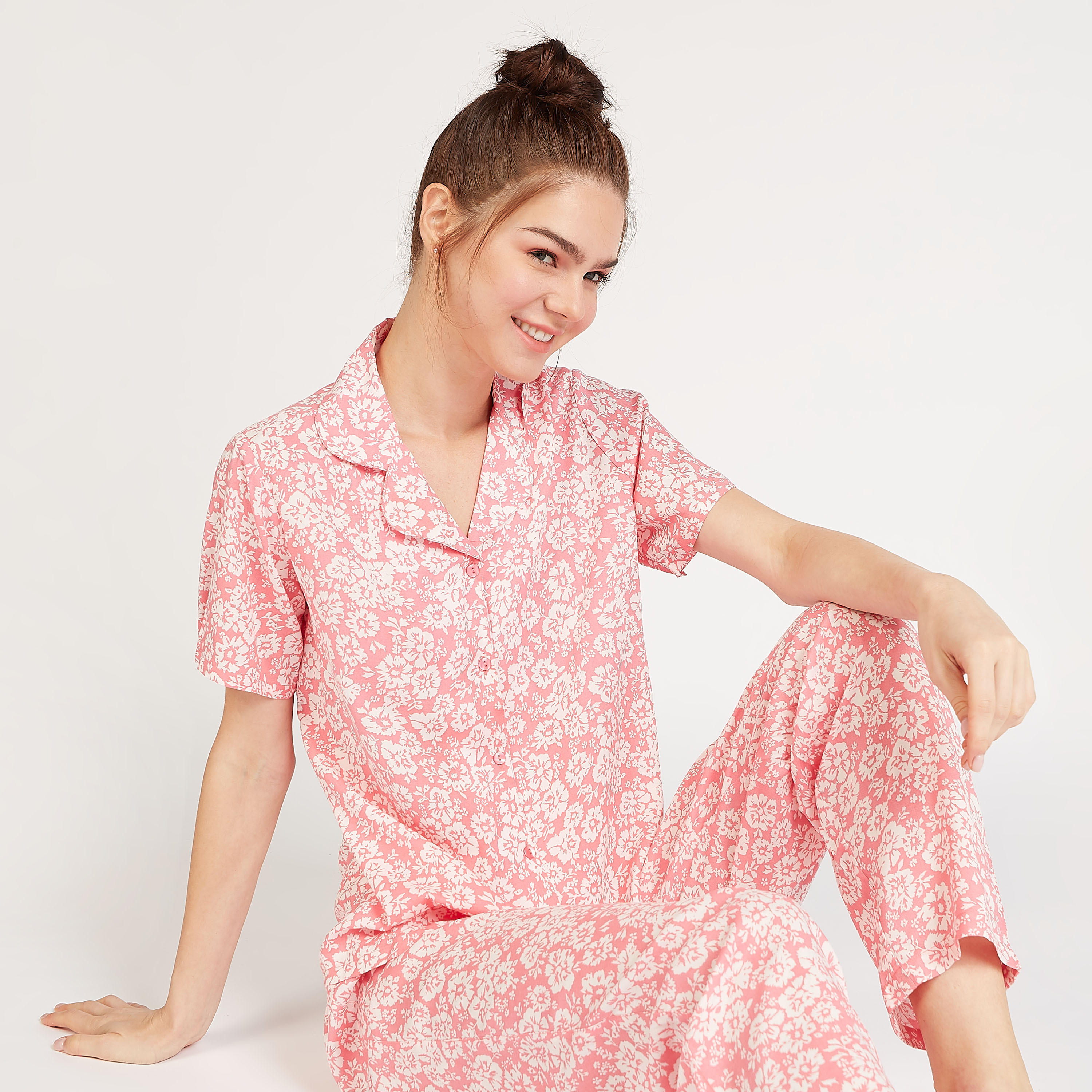 طقم بيجاما بطبعات أزهار- 3 قطع-women-clothing-nightwear-pyjamas-longsets-image-7
