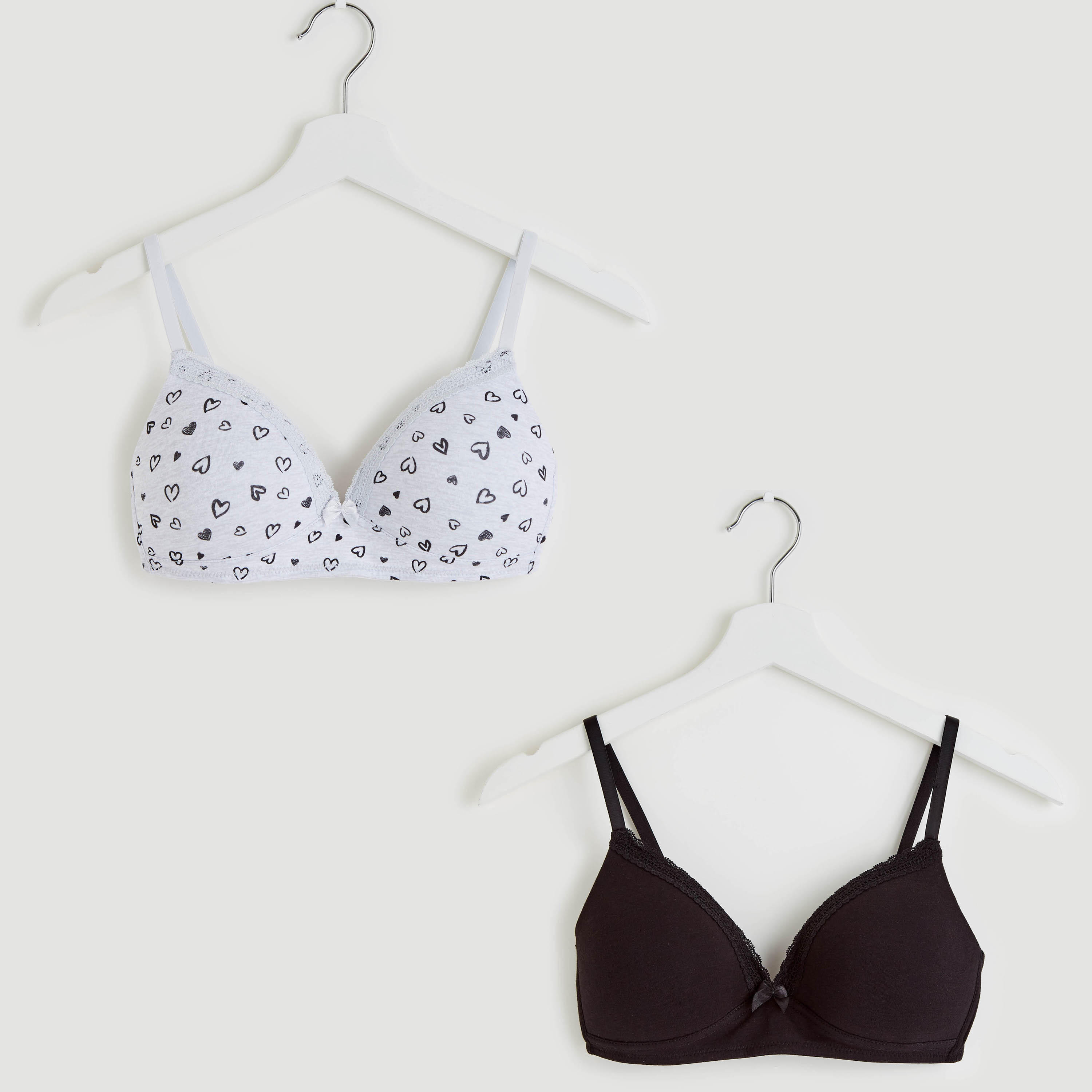 صدريّة تيشيرت مبطّنة متنوّعة بتفاصيل فيونكة - طقم من قطعتين-women-clothing-lingerie-bras-image-1