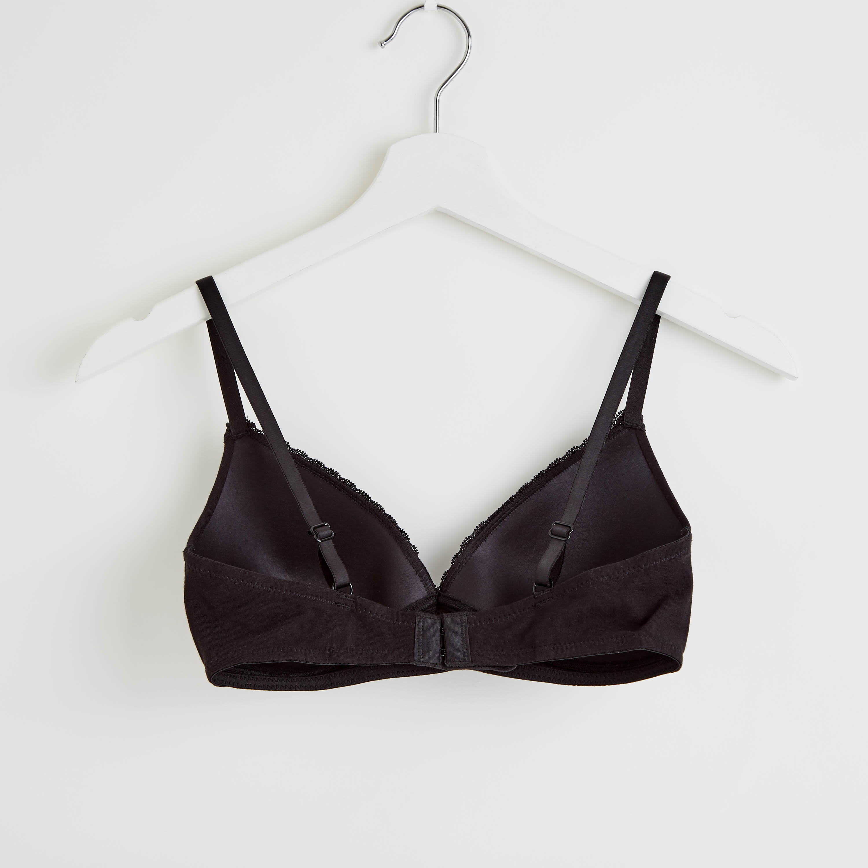 صدريّة تيشيرت مبطّنة متنوّعة بتفاصيل فيونكة - طقم من قطعتين-women-clothing-lingerie-bras-image-5