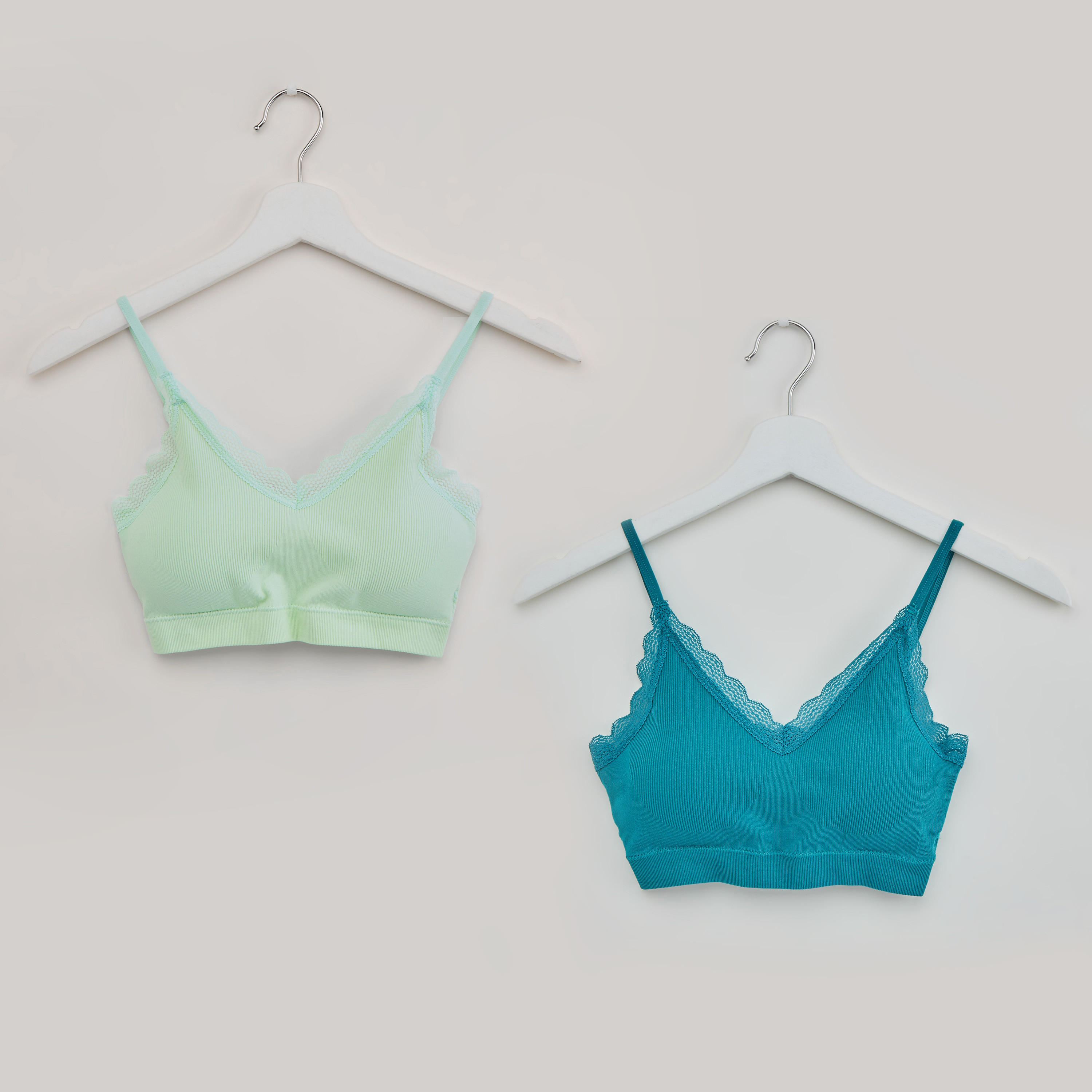 صدريّة رياضيّة بأحزمة قابلة للتعديل وتفاصيل دانتيل - طقم من قطعتين-women-clothing-lingerie-bras-image-1
