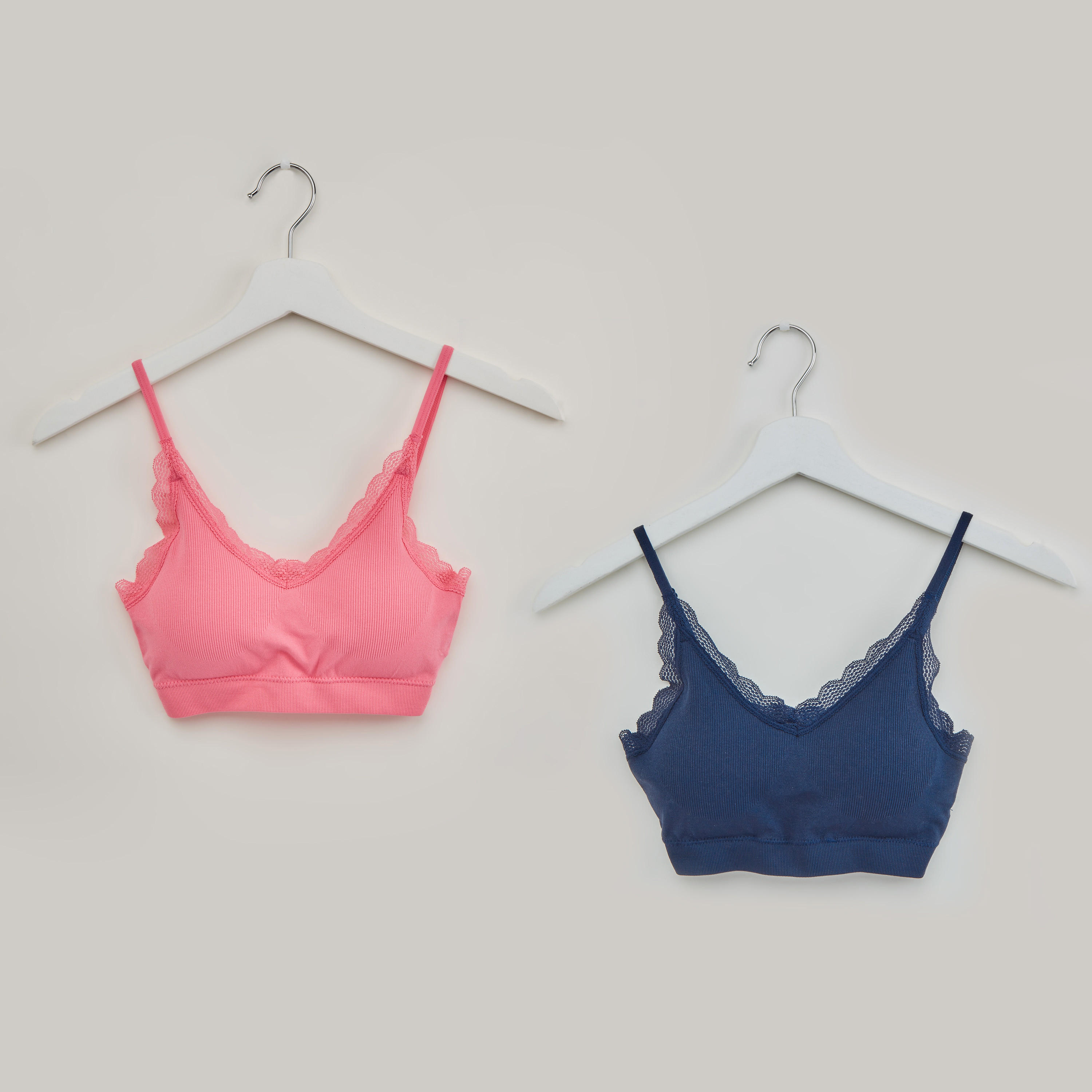 صدريّة رياضيّة بأحزمة قابلة للتعديل وتفاصيل دانتيل - طقم من قطعتين-women-clothing-lingerie-bras-image-1