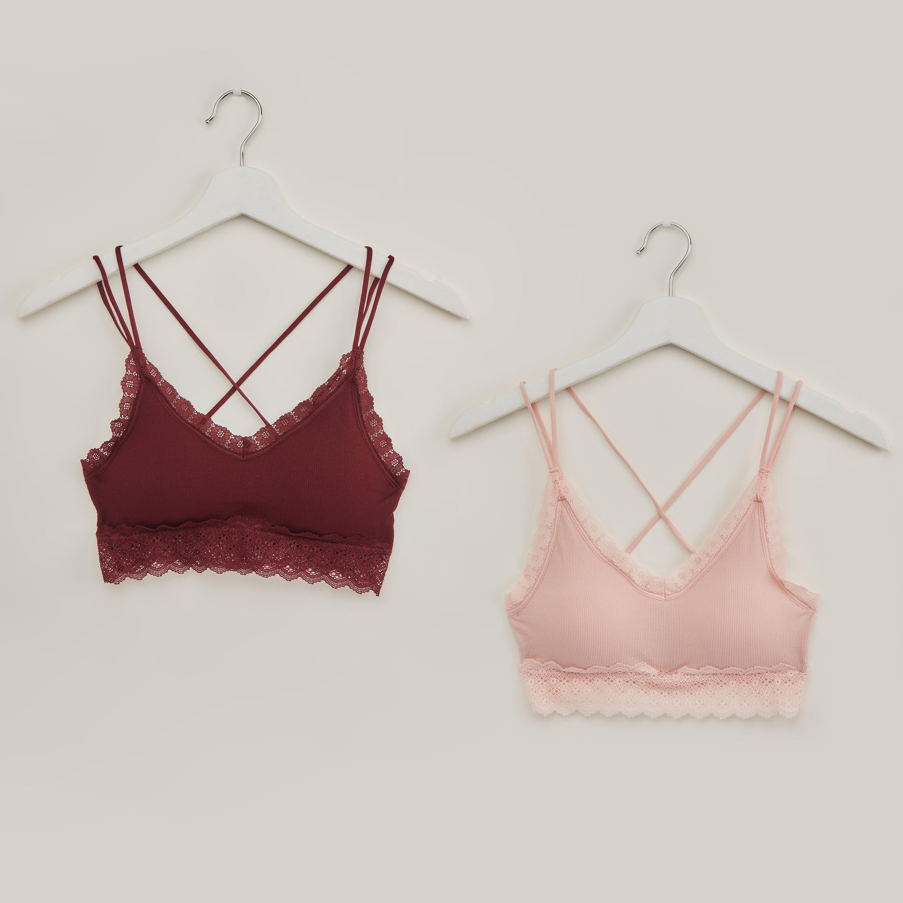 صدريّة رياضيّة بأحزمة قابلة للتعديل وتفاصيل دانتيل - طقم من قطعتين-women-clothing-lingerie-bras-image-1