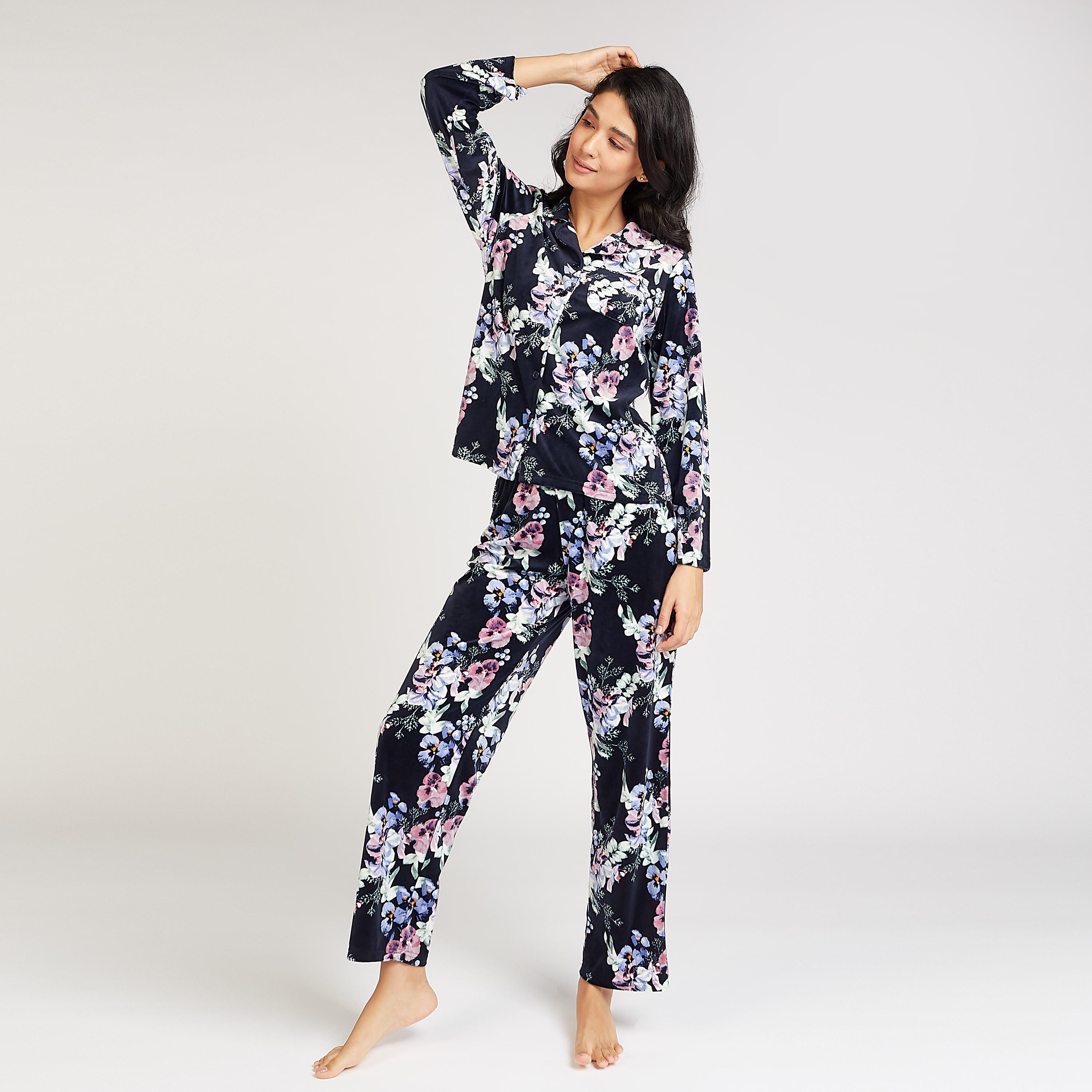 بيجاما مستدامة بطبعات - طقم من قطعتين-women-clothing-nightwear-pyjamas-longsets-image-6