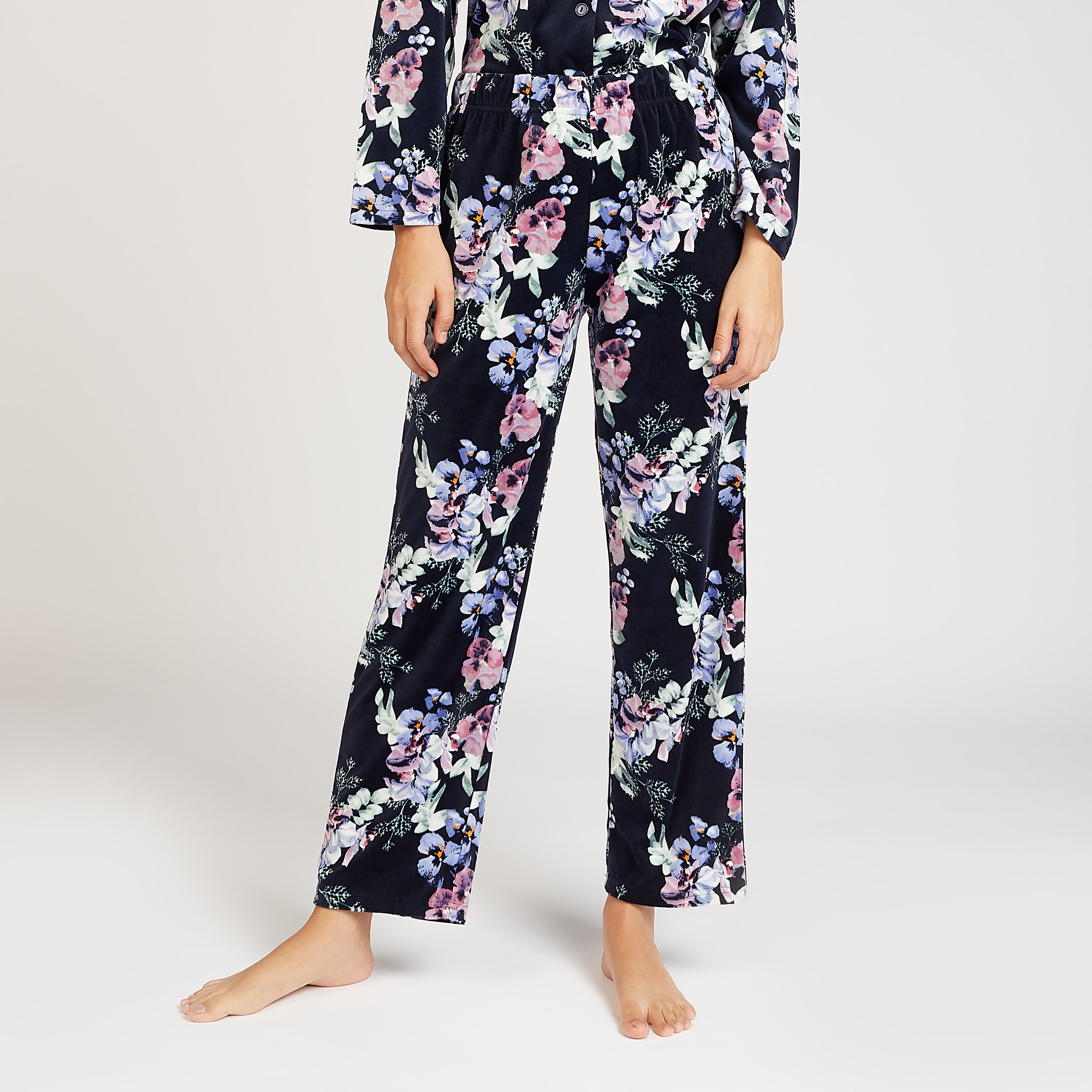 بيجاما مستدامة بطبعات - طقم من قطعتين-women-clothing-nightwear-pyjamas-longsets-image-2