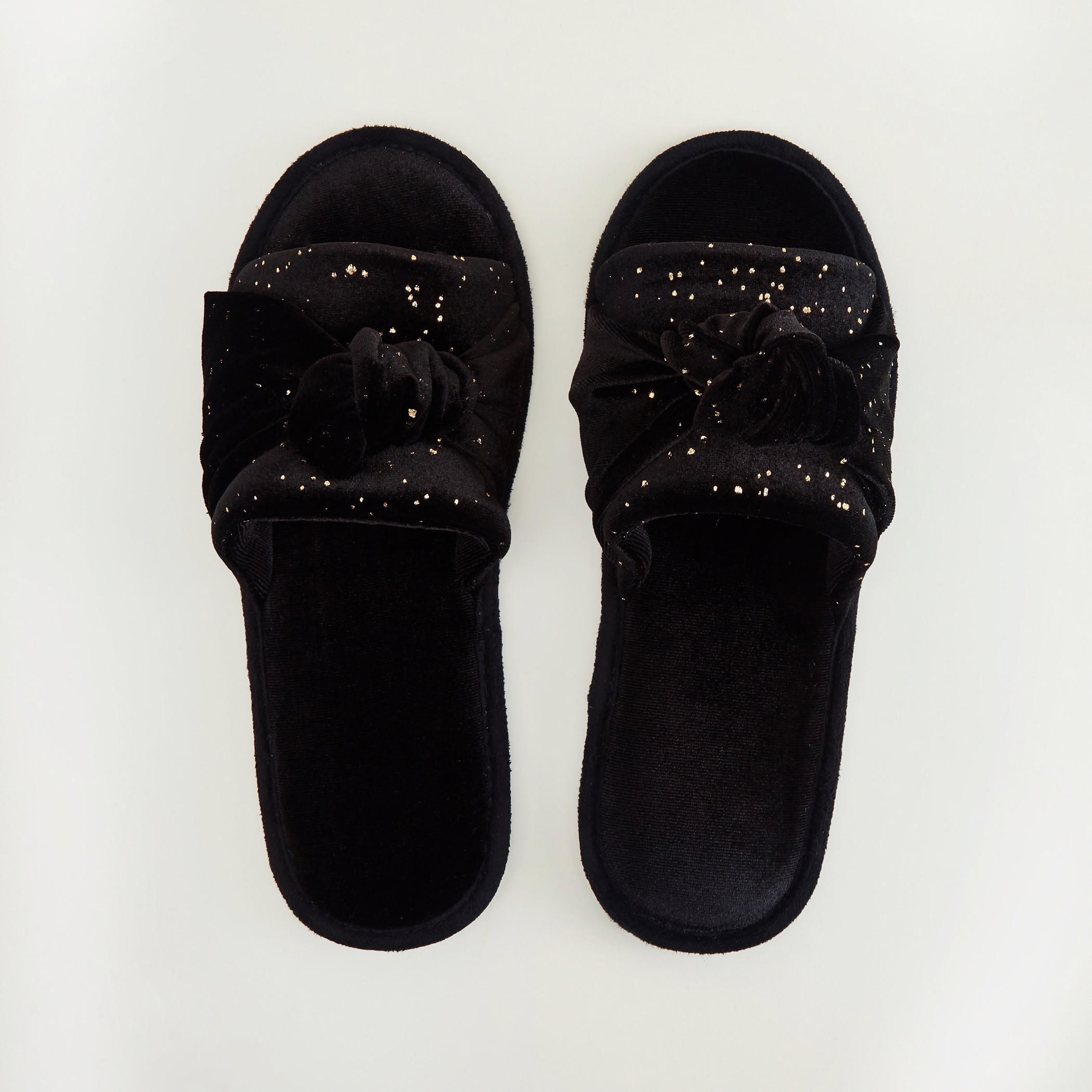 شبشب مزيّن بتفاصيل عقدة-women-clothing-nightwear-bedroomslippers-image-3