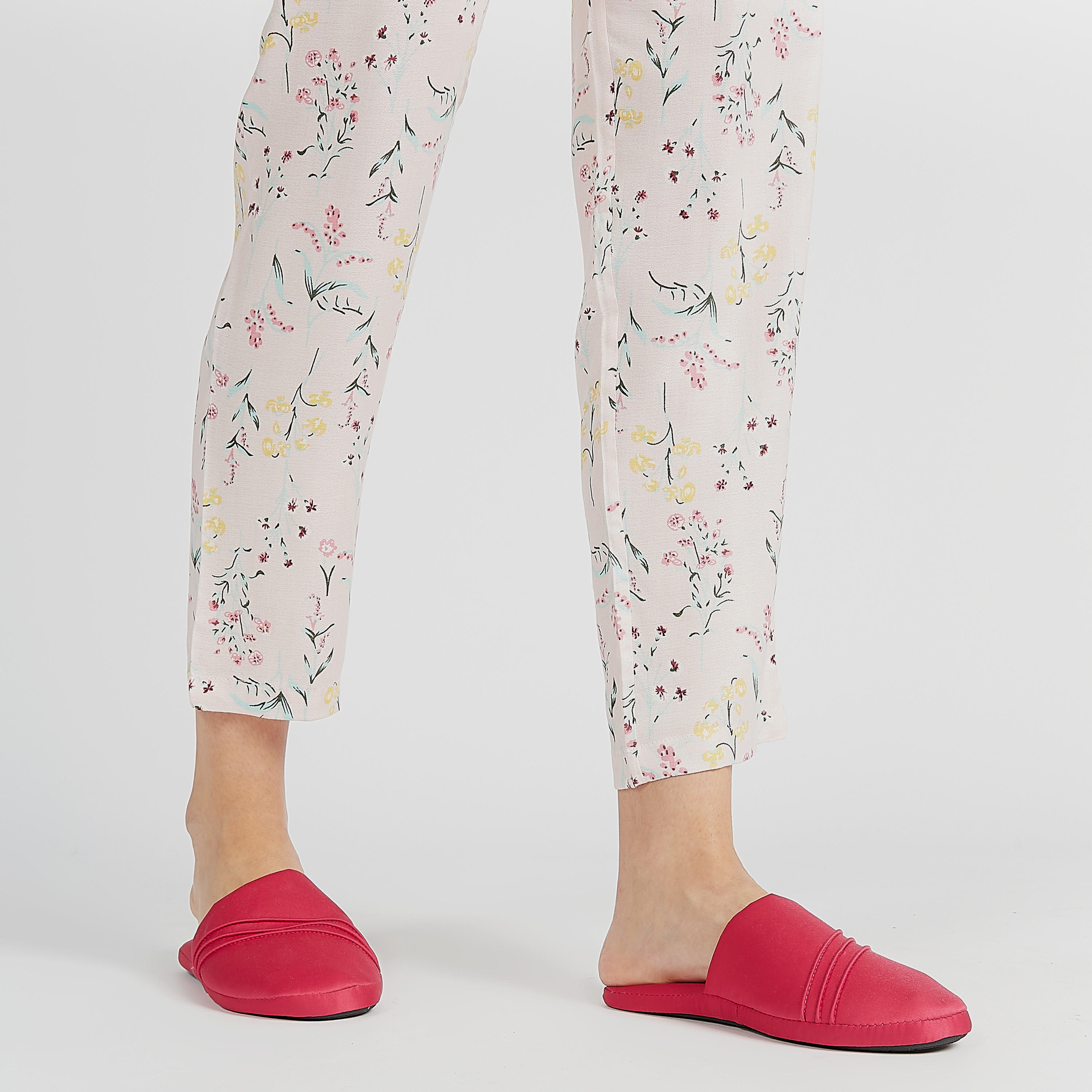 Solid Slip-On Closed Toe Bedroom Mules-women-clothing-nightwear-bedroomslippers-image-1