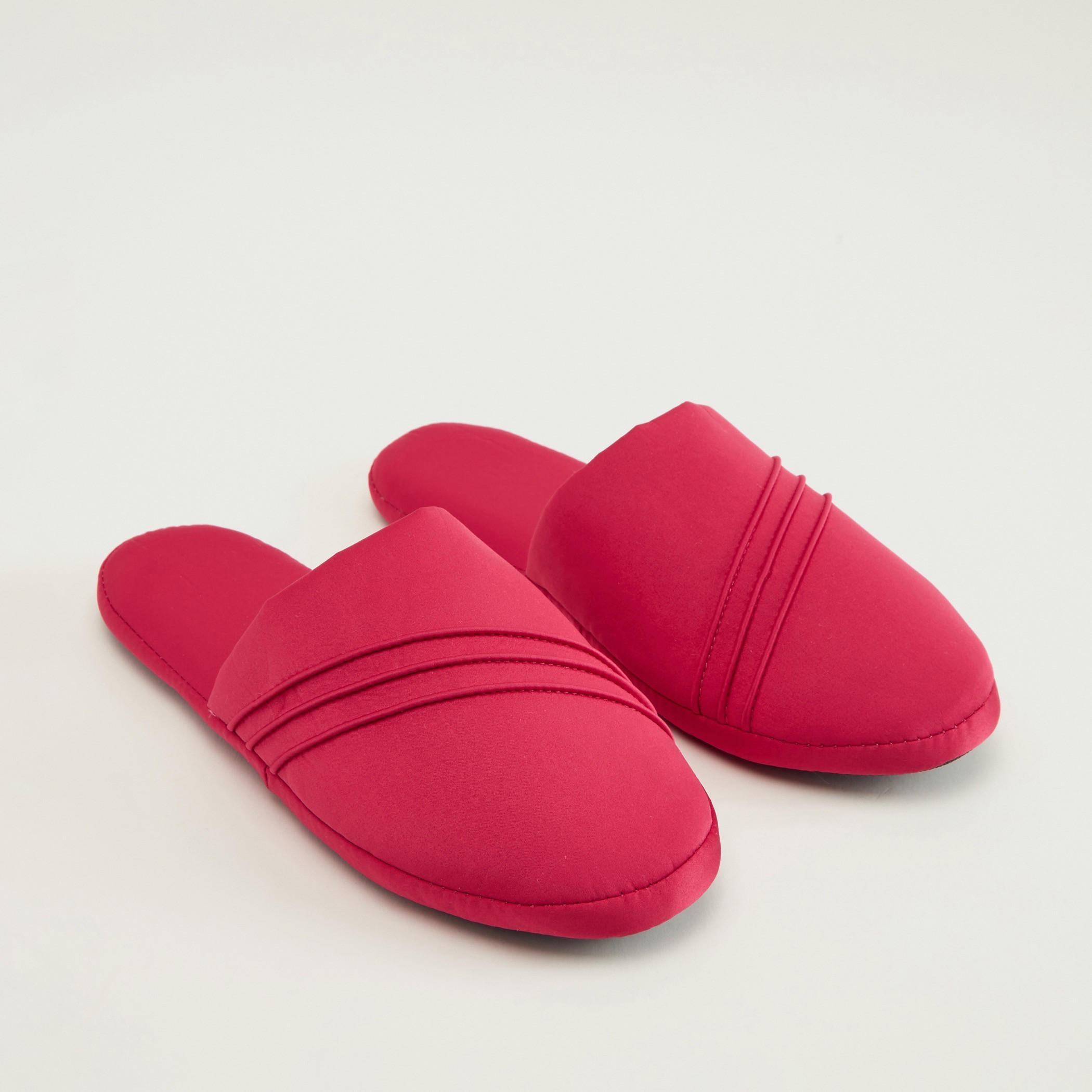 Solid Slip-On Closed Toe Bedroom Mules-women-clothing-nightwear-bedroomslippers-image-2