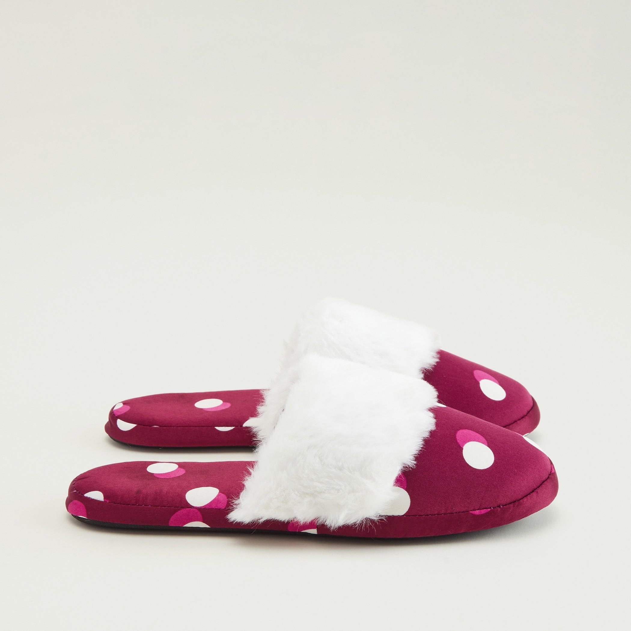 شبشب غرفة نوم سهل الارتداء بمقدّمة مغلقة وطبعات منقّطة-women-clothing-nightwear-bedroomslippers-image-2