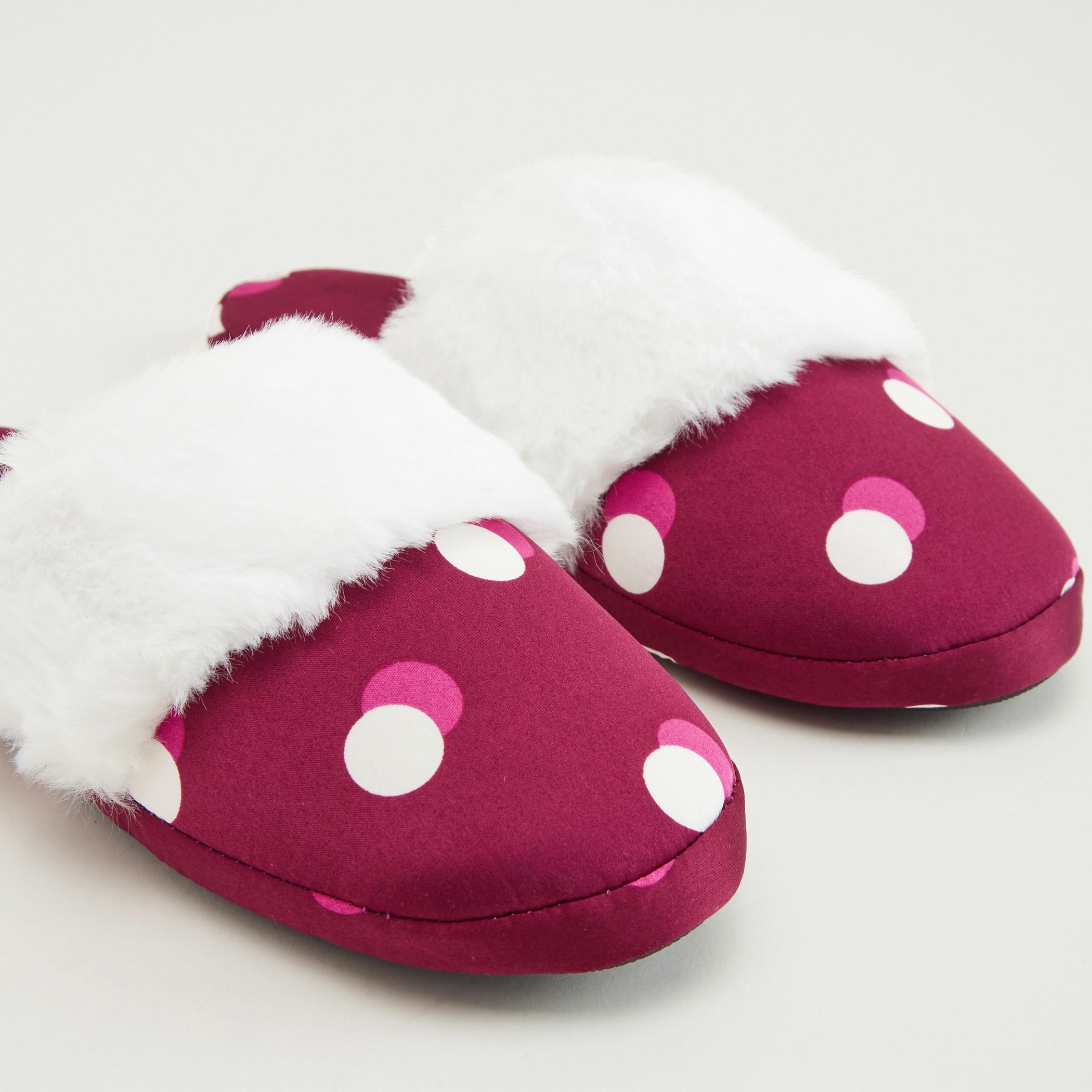 شبشب غرفة نوم سهل الارتداء بمقدّمة مغلقة وطبعات منقّطة-women-clothing-nightwear-bedroomslippers-image-6