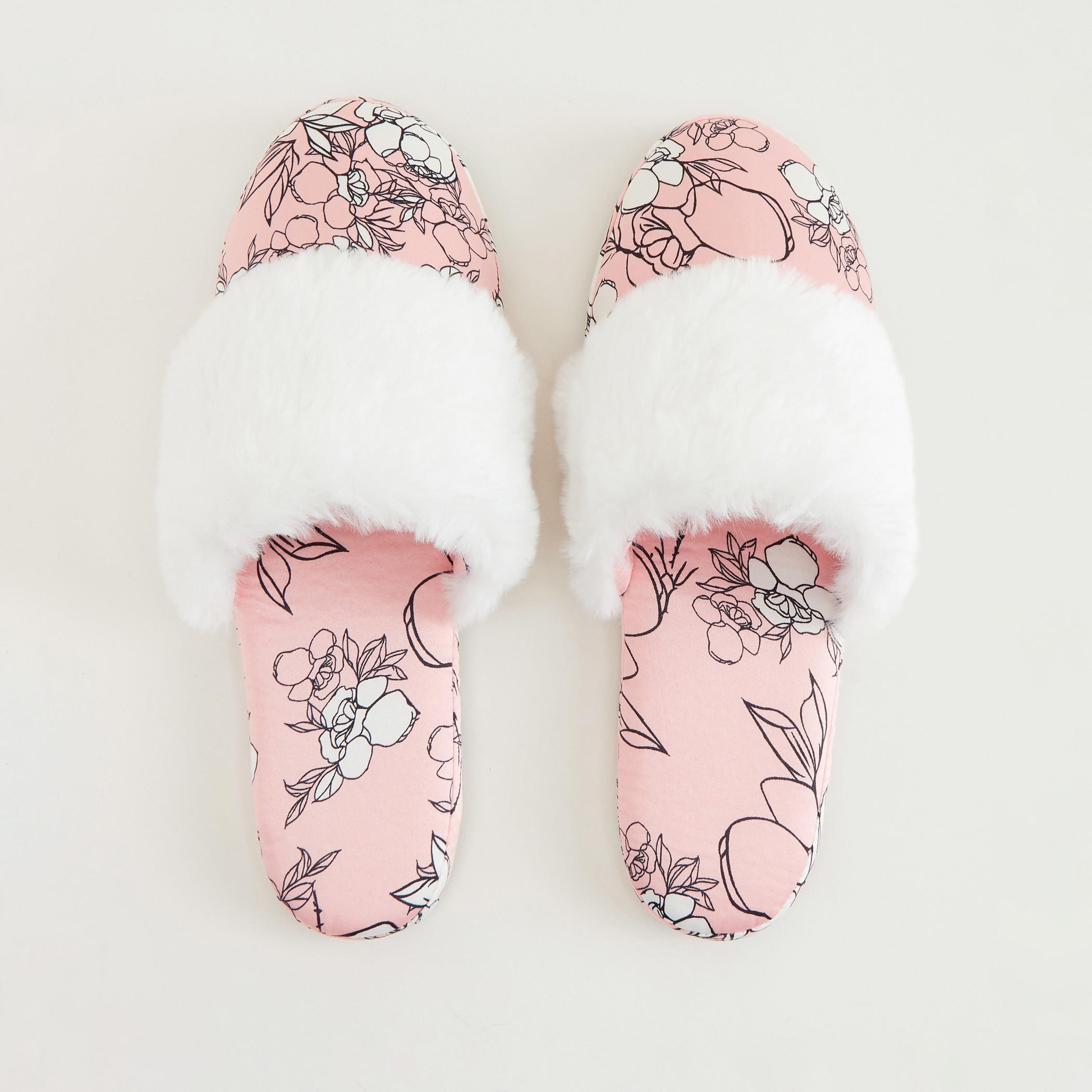 شبشب غرفة نوم سهل الارتداء بطبعات أزهار ومقدّمة مغلقة وتفاصيل مخمليّة-women-clothing-nightwear-bedroomslippers-image-4