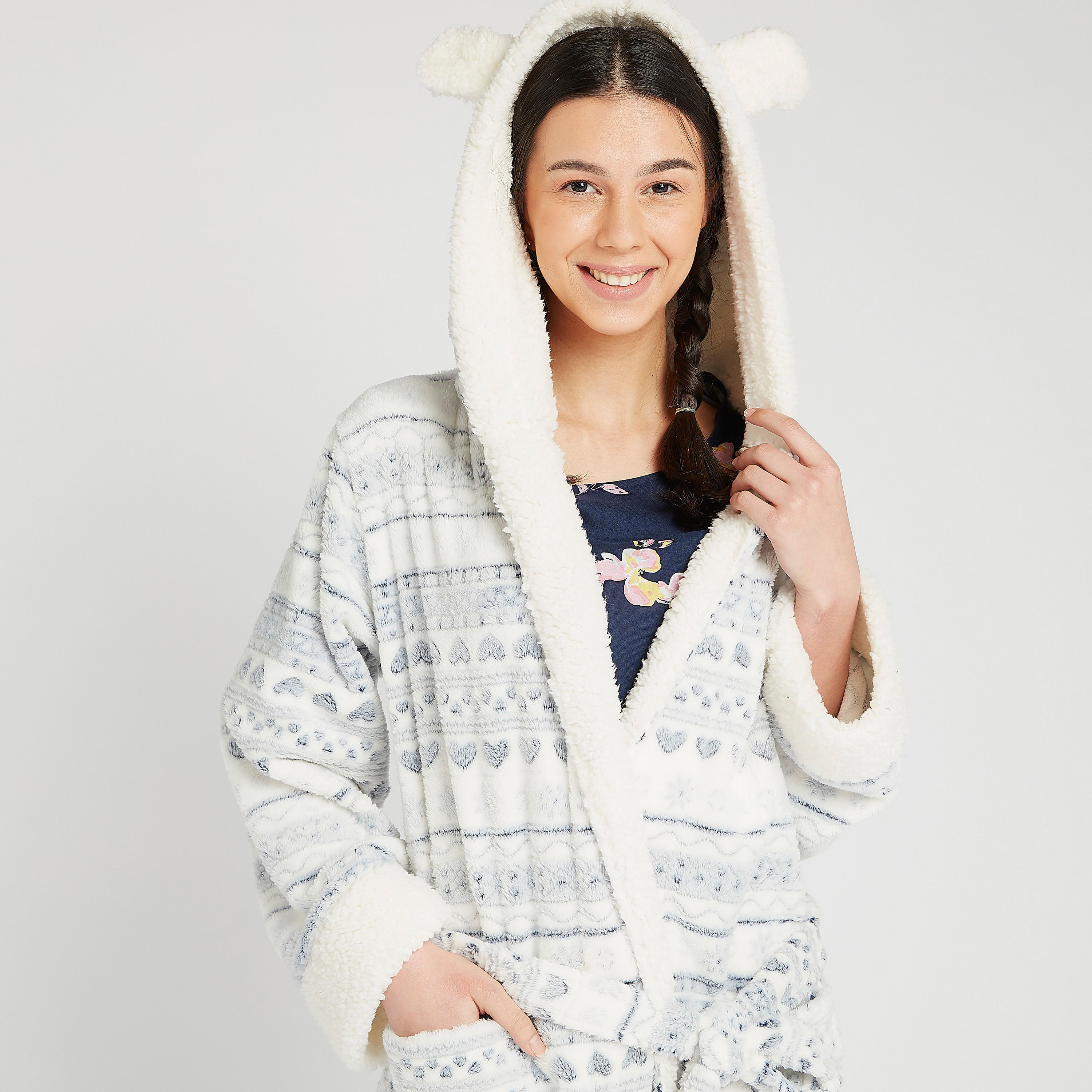 روب مستدام مخملي بياقة بقبّعة وجيوب-women-clothing-nightwear-robes-image-5