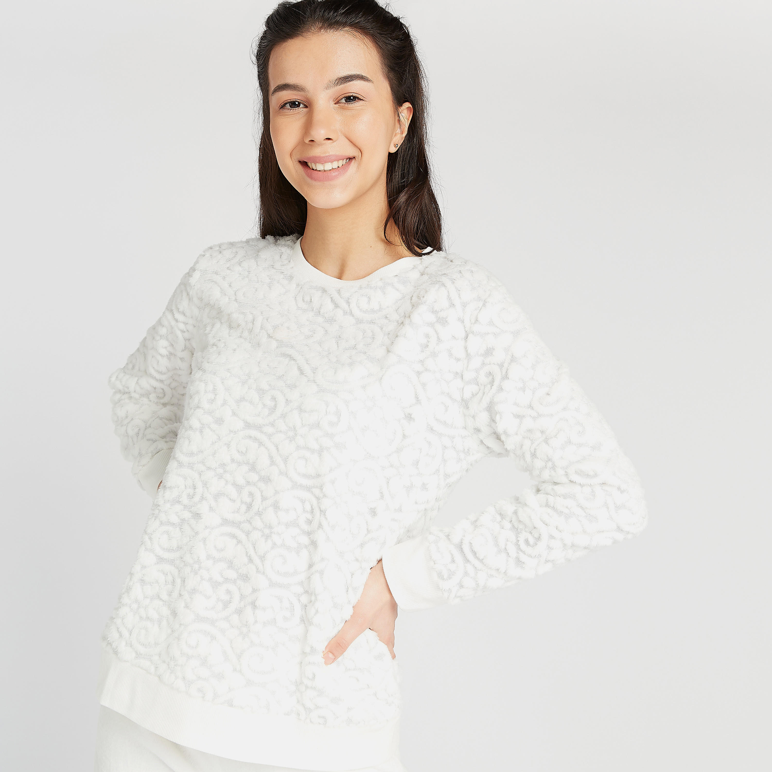 طقم بيجاما مستدام وبلوزة مخمليّة بارزة الملمس بأكمام طويلة-women-clothing-nightwear-pyjamas-longsets-image-2