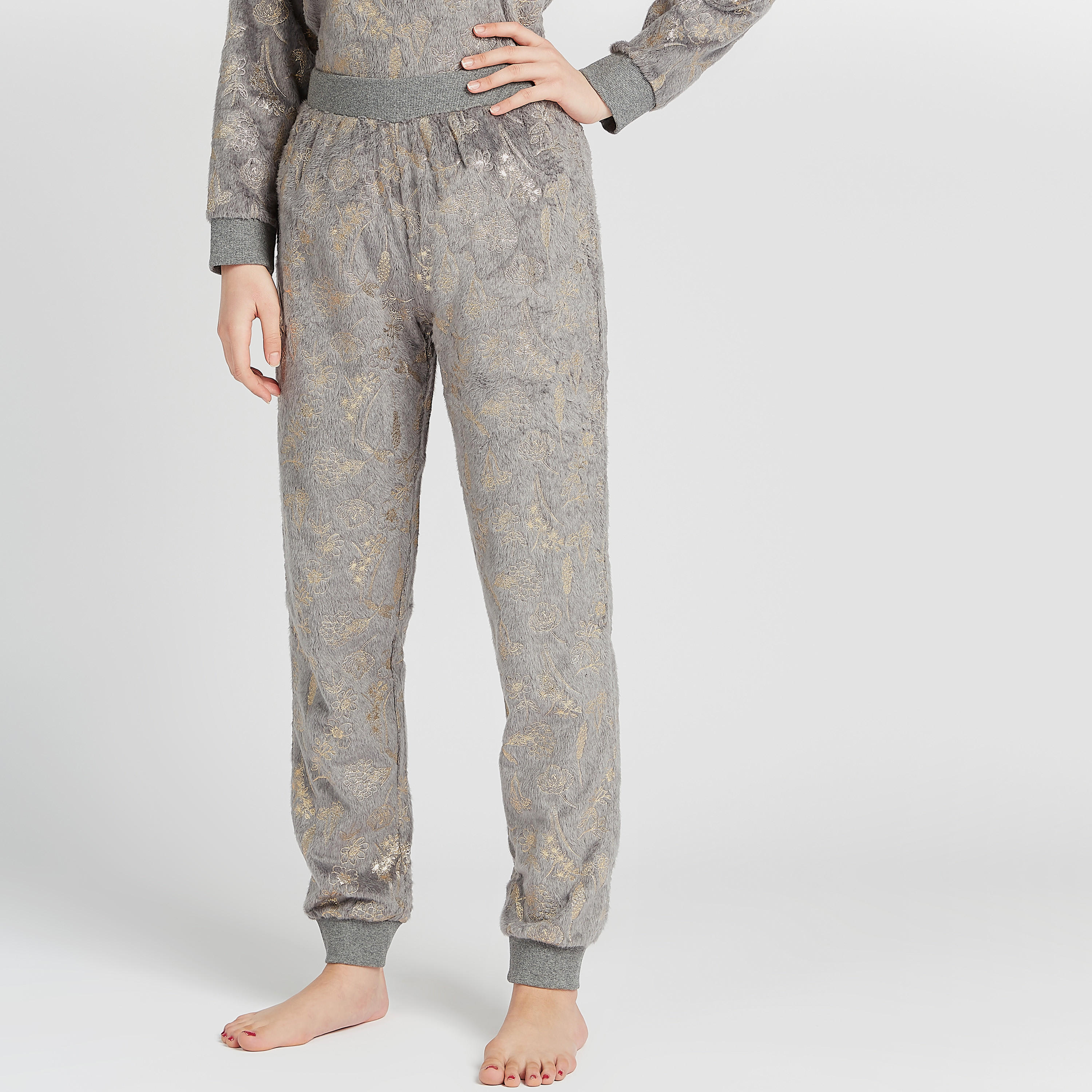 طقم بيجاما مستدام وبلوزة مخمليّة بارزة الملمس بأكمام طويلة-women-clothing-nightwear-pyjamas-longsets-image-6