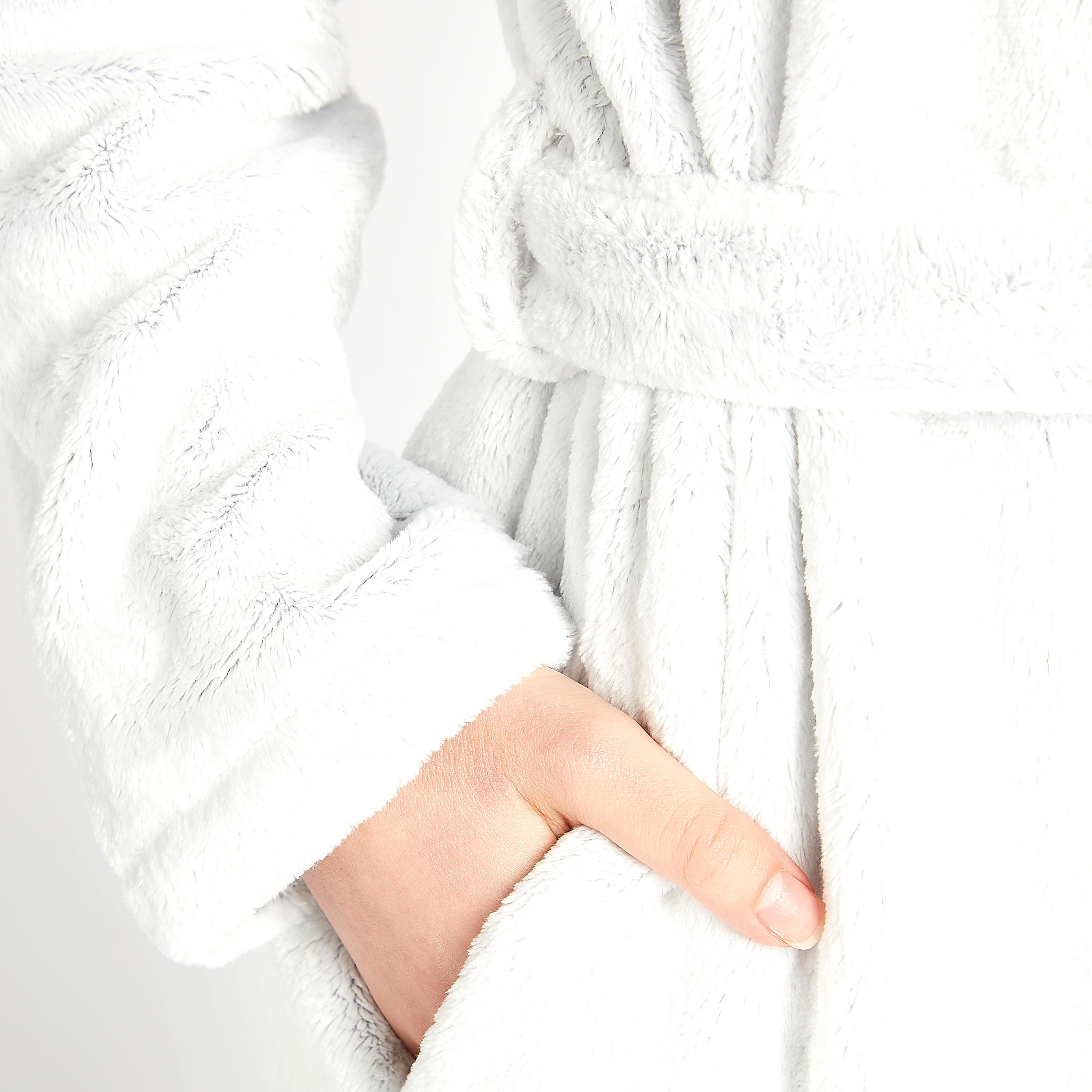 روب حمّام مستدام سادة بياقة منسدلة وأربطة-women-clothing-nightwear-robes-image-4