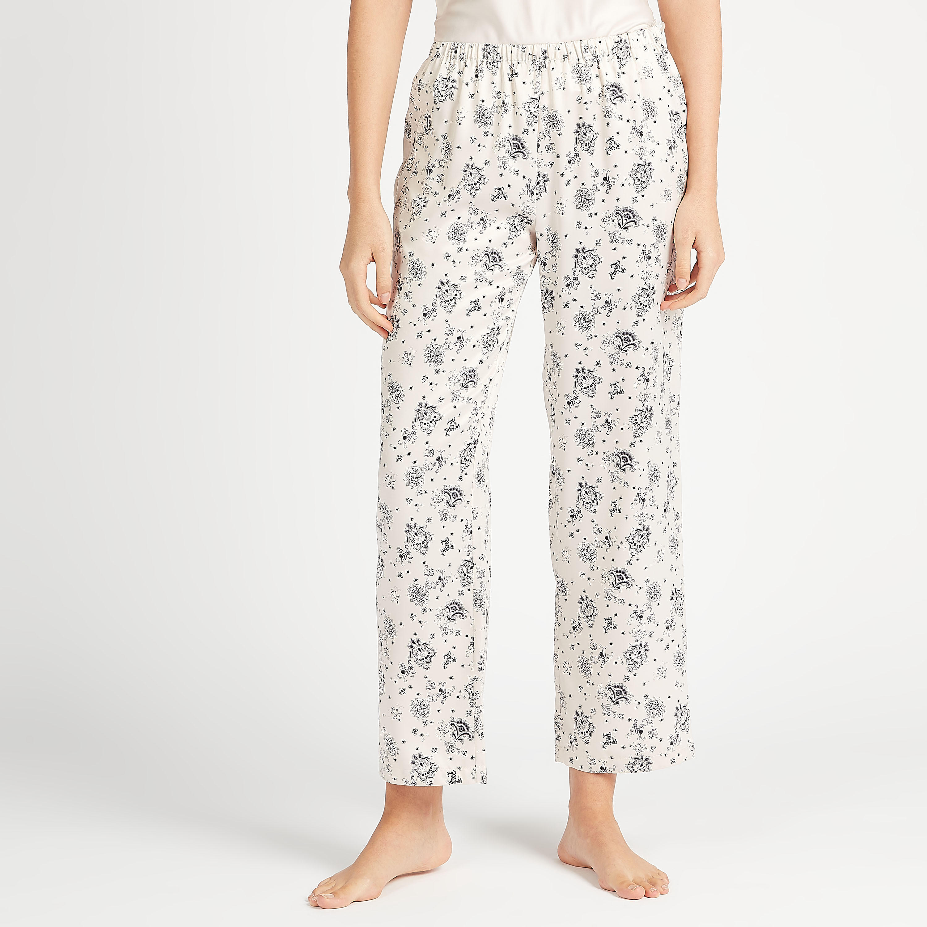 قميص داخلي قصير بتفاصيل دانتيل مع بيجاما بطبعات وروب بأكمام طويلة-women-clothing-nightwear-pyjamas-longsets-image-5
