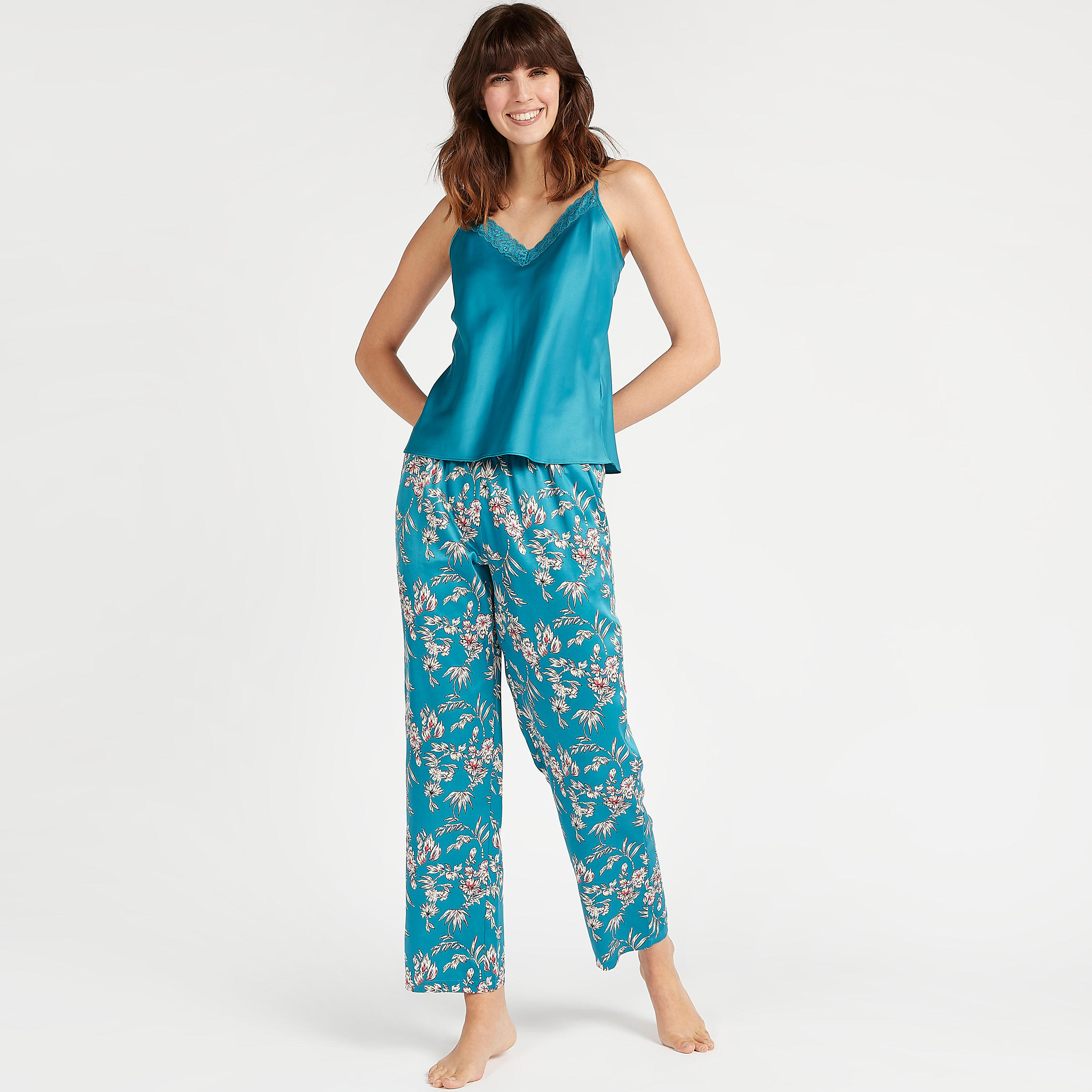 قميص داخلي قصير بتفاصيل دانتيل مع بيجاما بطبعات أزهار وروب بارز الملمس-women-clothing-nightwear-pyjamas-longsets-image-3