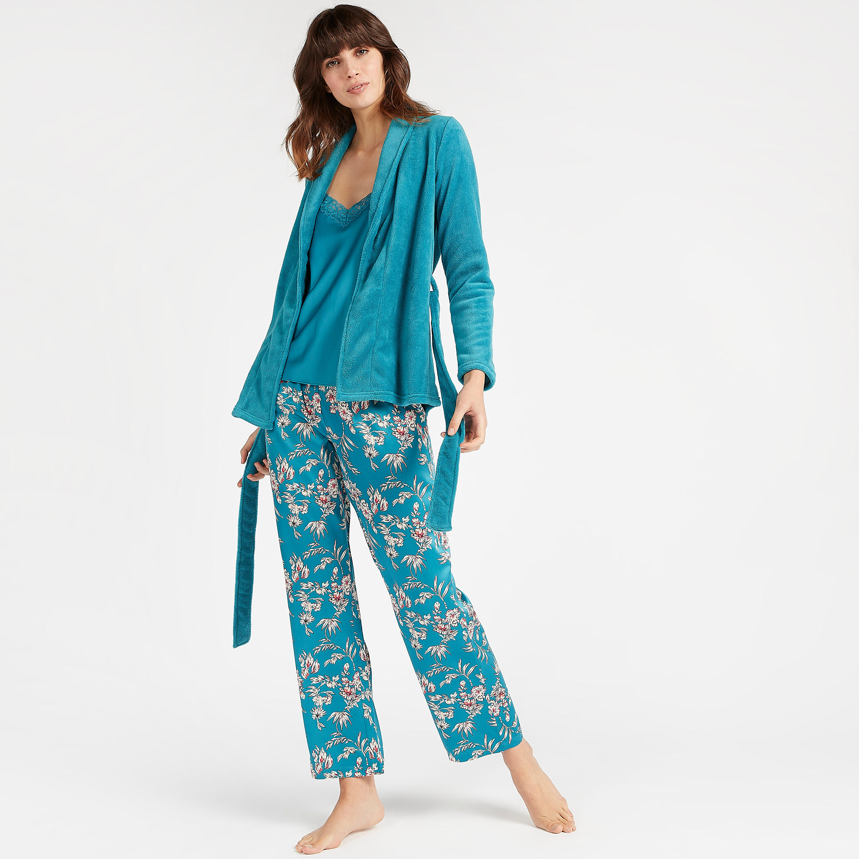 قميص داخلي قصير بتفاصيل دانتيل مع بيجاما بطبعات أزهار وروب بارز الملمس-women-clothing-nightwear-pyjamas-longsets-image-8
