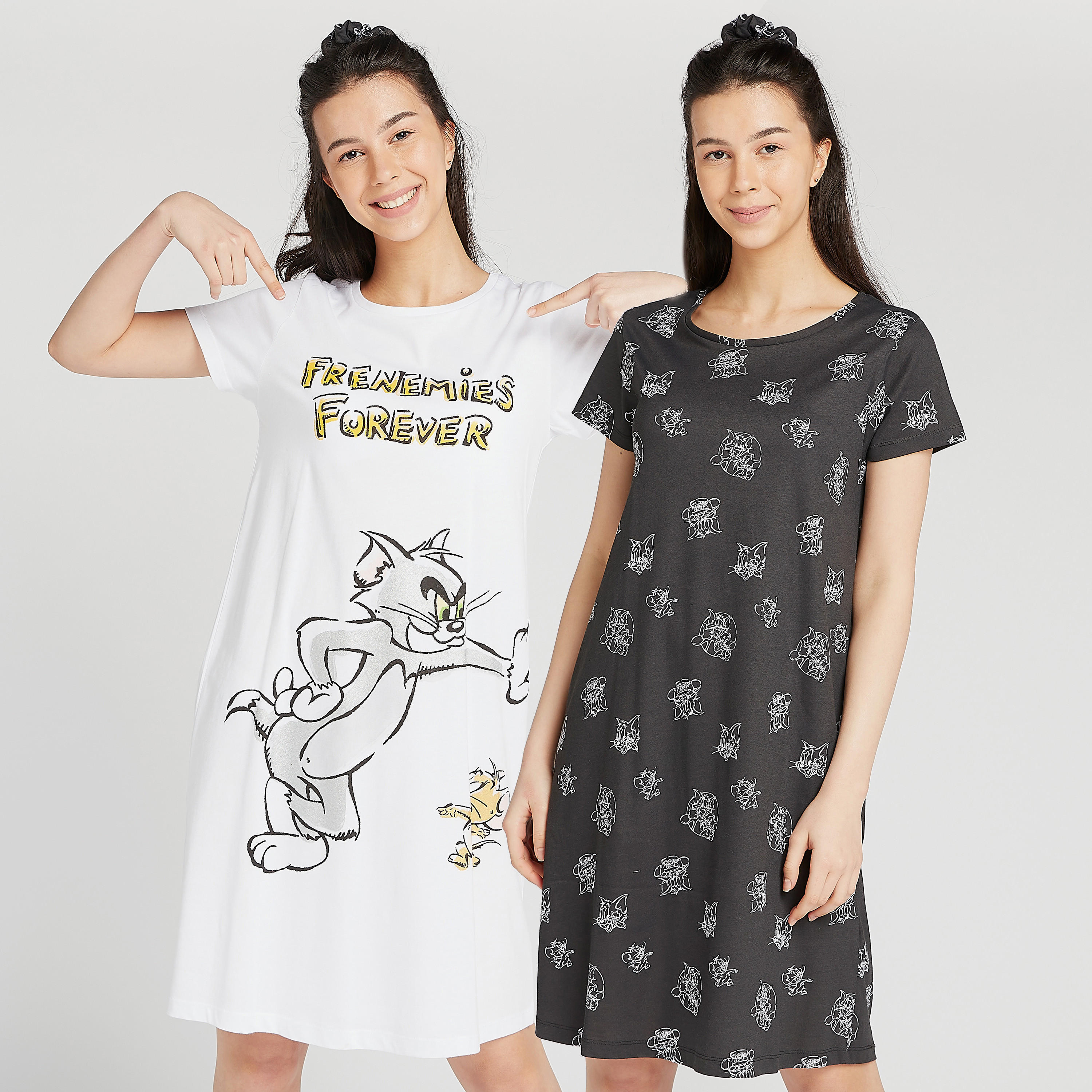 طقم فساتين نوم مستدامة بأكمام قصيرة وطبعات - قطعتين-women-clothing-nightwear-nighties-image-1