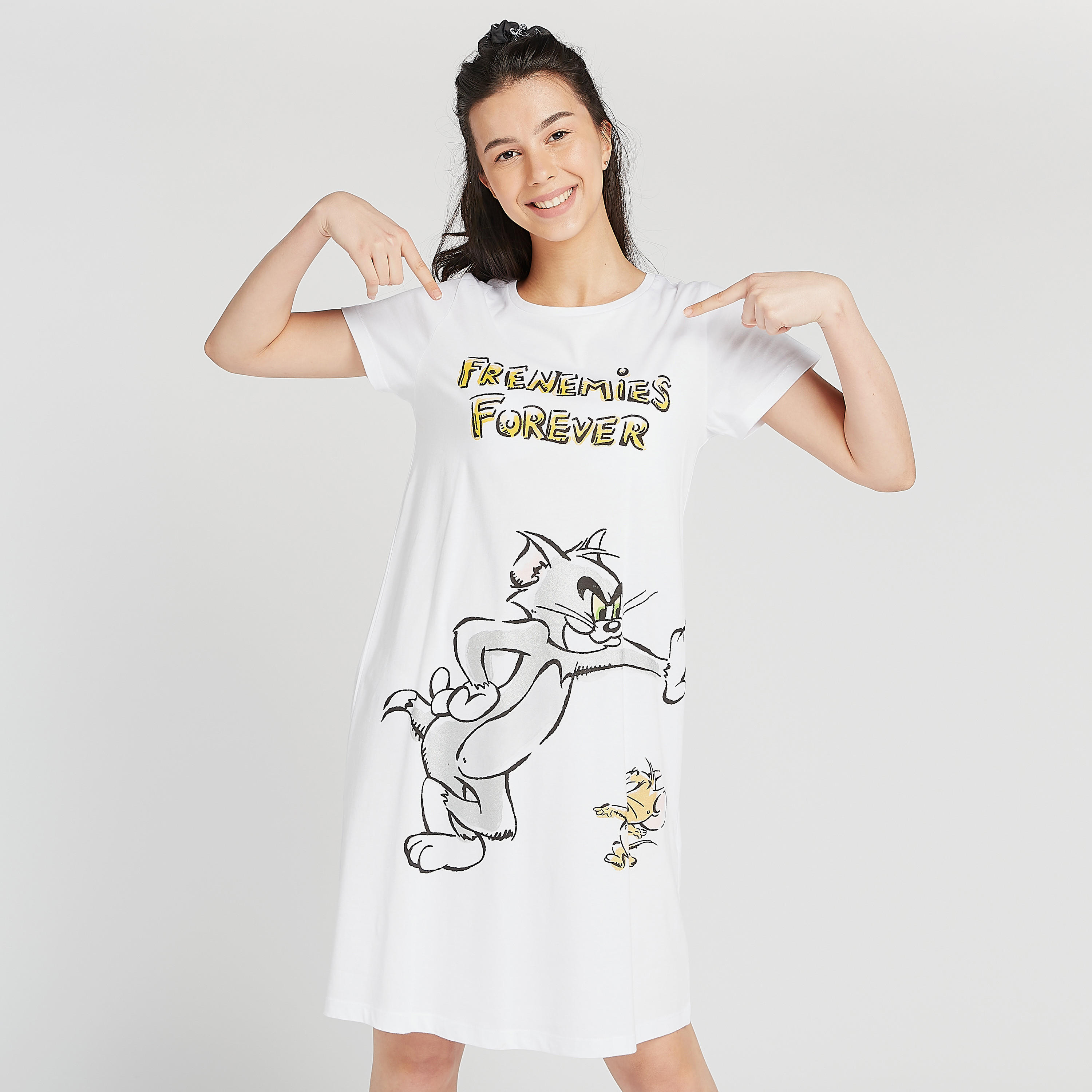 طقم فساتين نوم مستدامة بأكمام قصيرة وطبعات - قطعتين-women-clothing-nightwear-nighties-image-2