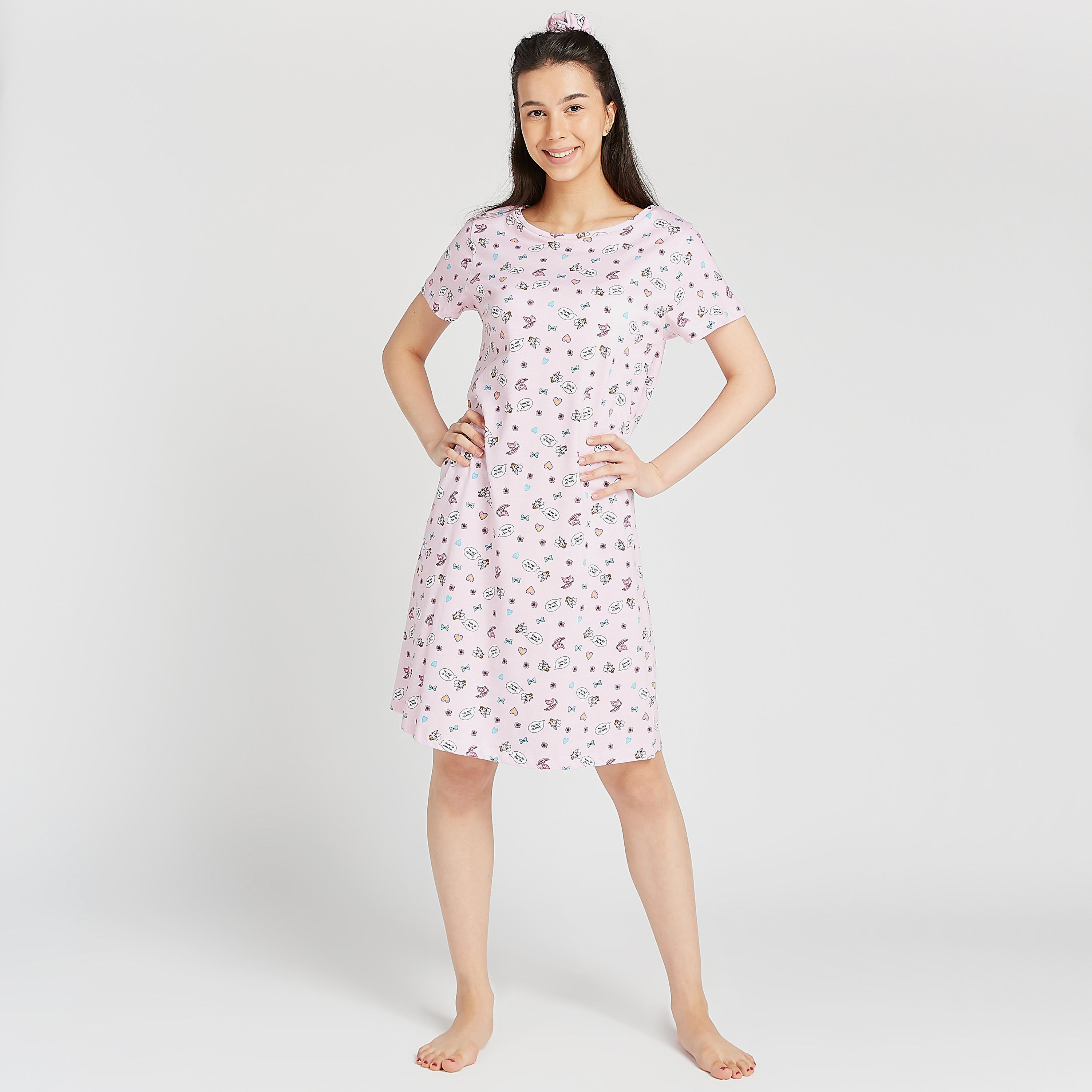 فستان نوم مستدام بياقة مستديرة وطبعات - طقم من قطعتين-women-clothing-nightwear-nighties-image-6