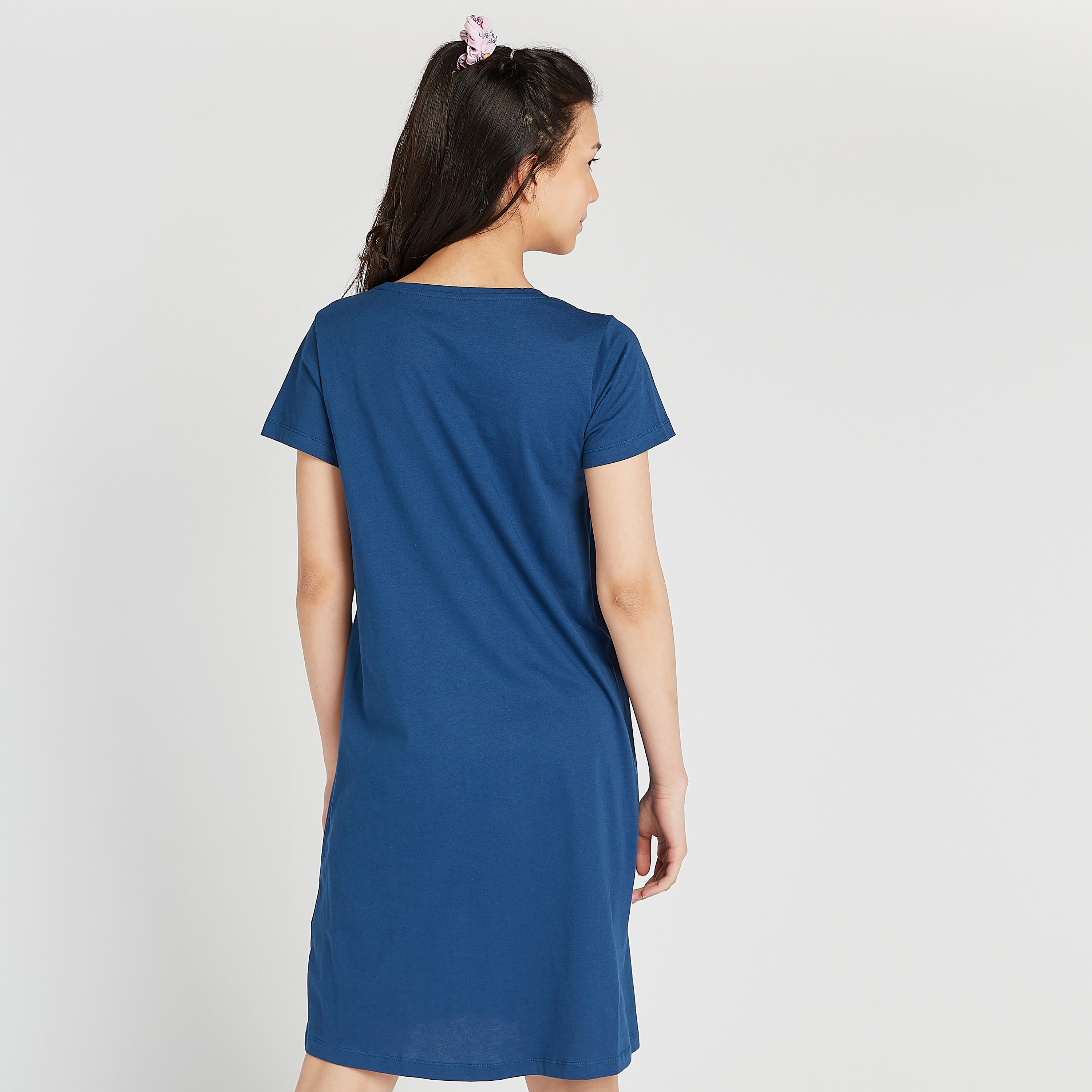 فستان نوم مستدام بياقة مستديرة وطبعات - طقم من قطعتين-women-clothing-nightwear-nighties-image-5