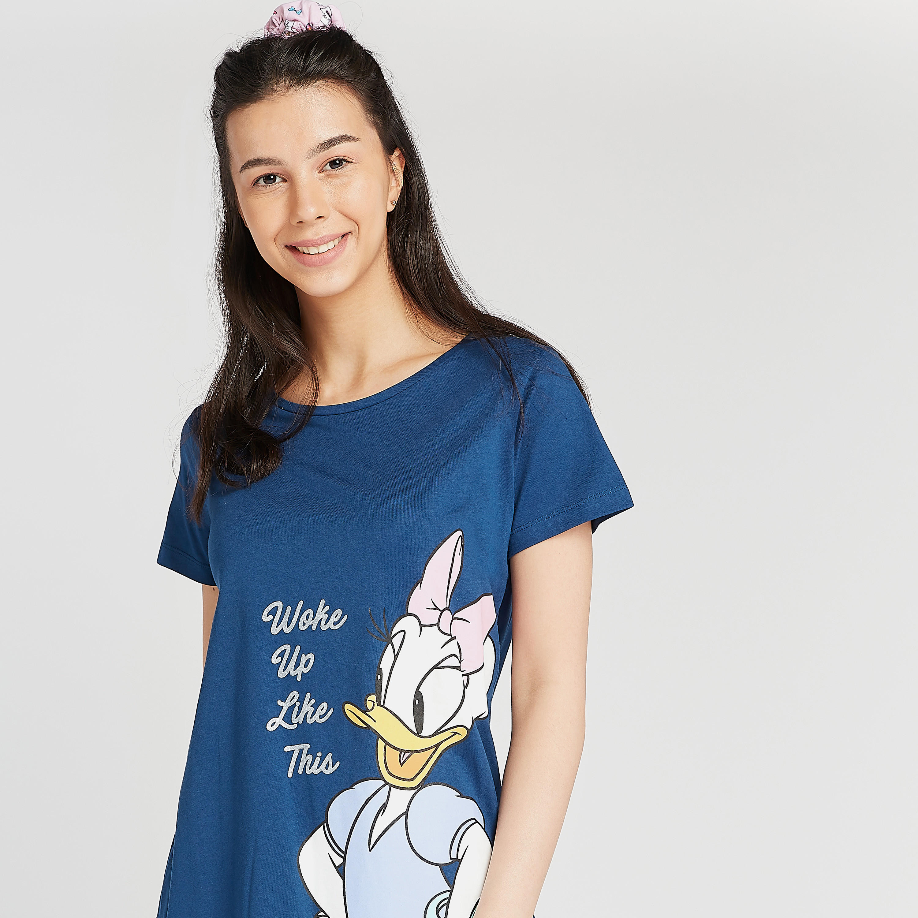 فستان نوم مستدام بياقة مستديرة وطبعات - طقم من قطعتين-women-clothing-nightwear-nighties-image-3