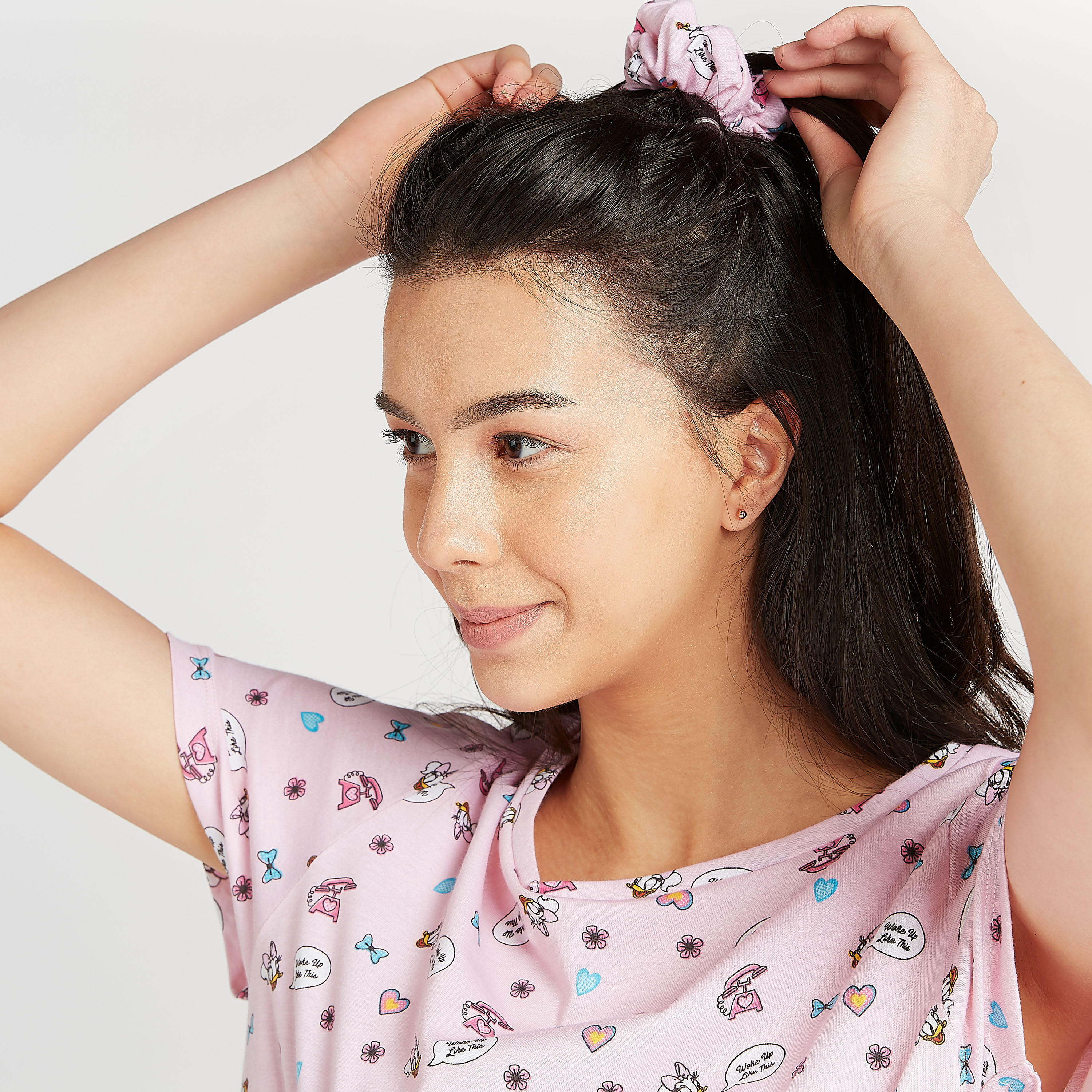فستان نوم مستدام بياقة مستديرة وطبعات - طقم من قطعتين-women-clothing-nightwear-nighties-image-2
