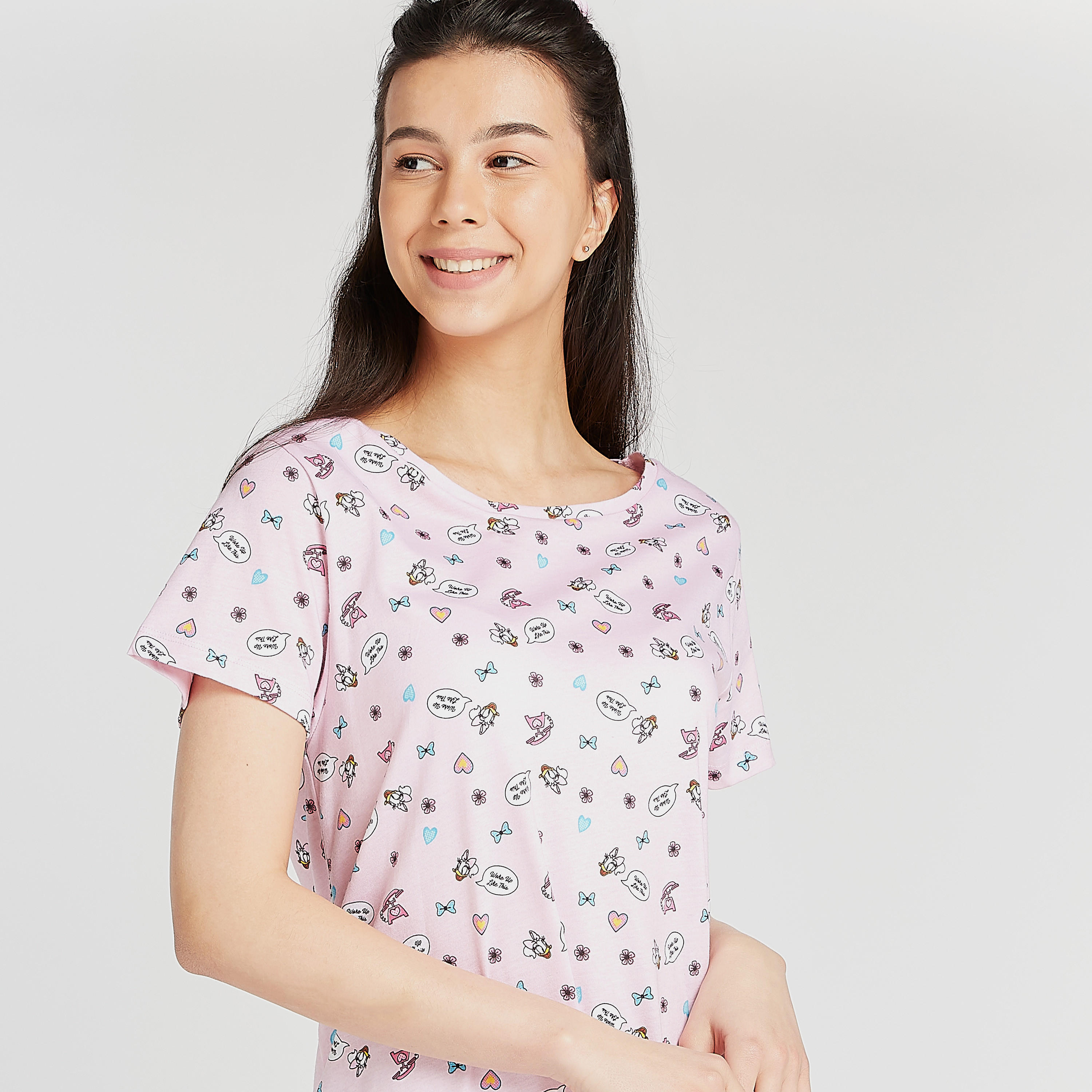فستان نوم مستدام بياقة مستديرة وطبعات - طقم من قطعتين-women-clothing-nightwear-nighties-image-1