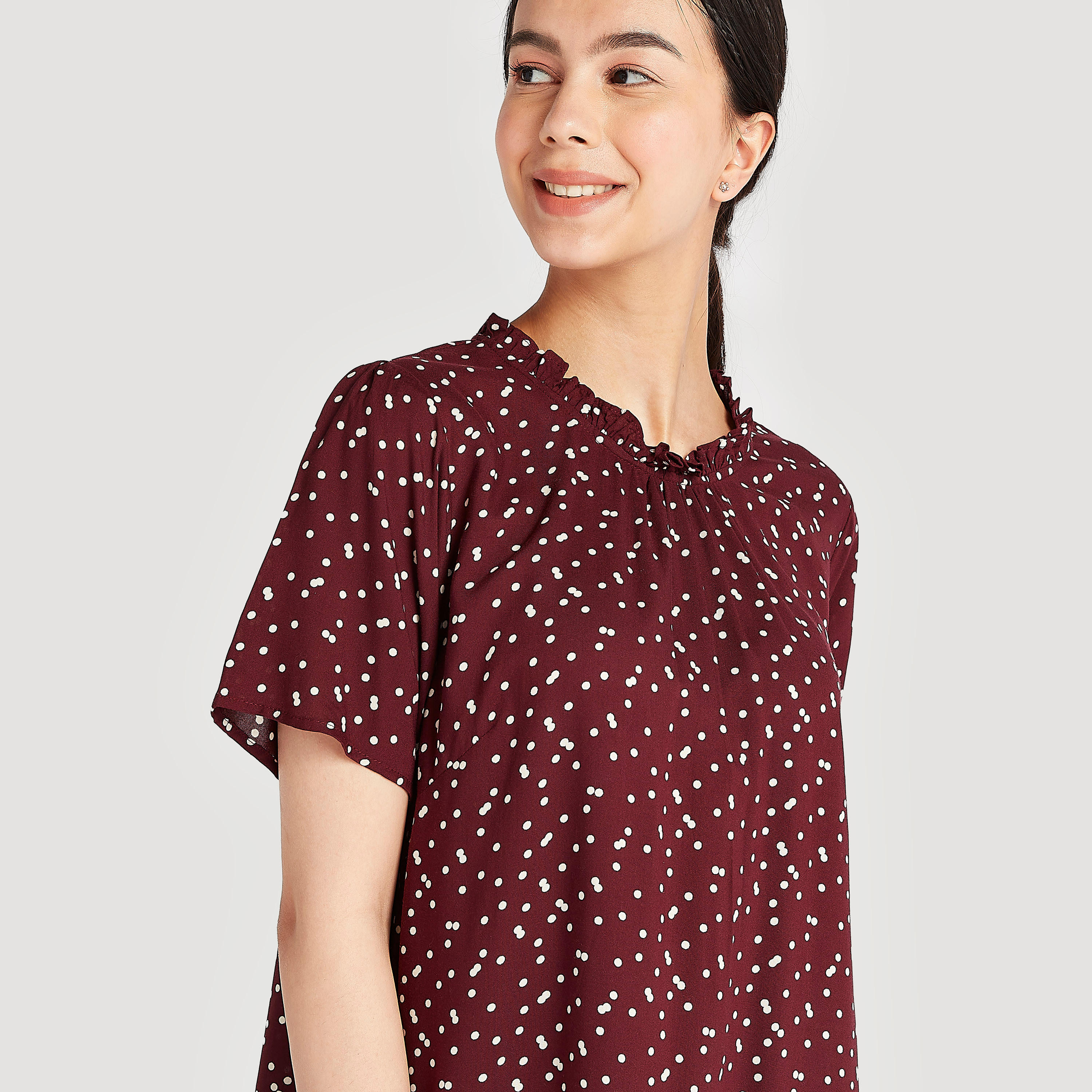 قميص نوم بتفاصيل كشكش - طقم من قطعتين متنوعتين-women-clothing-nightwear-nighties-image-3