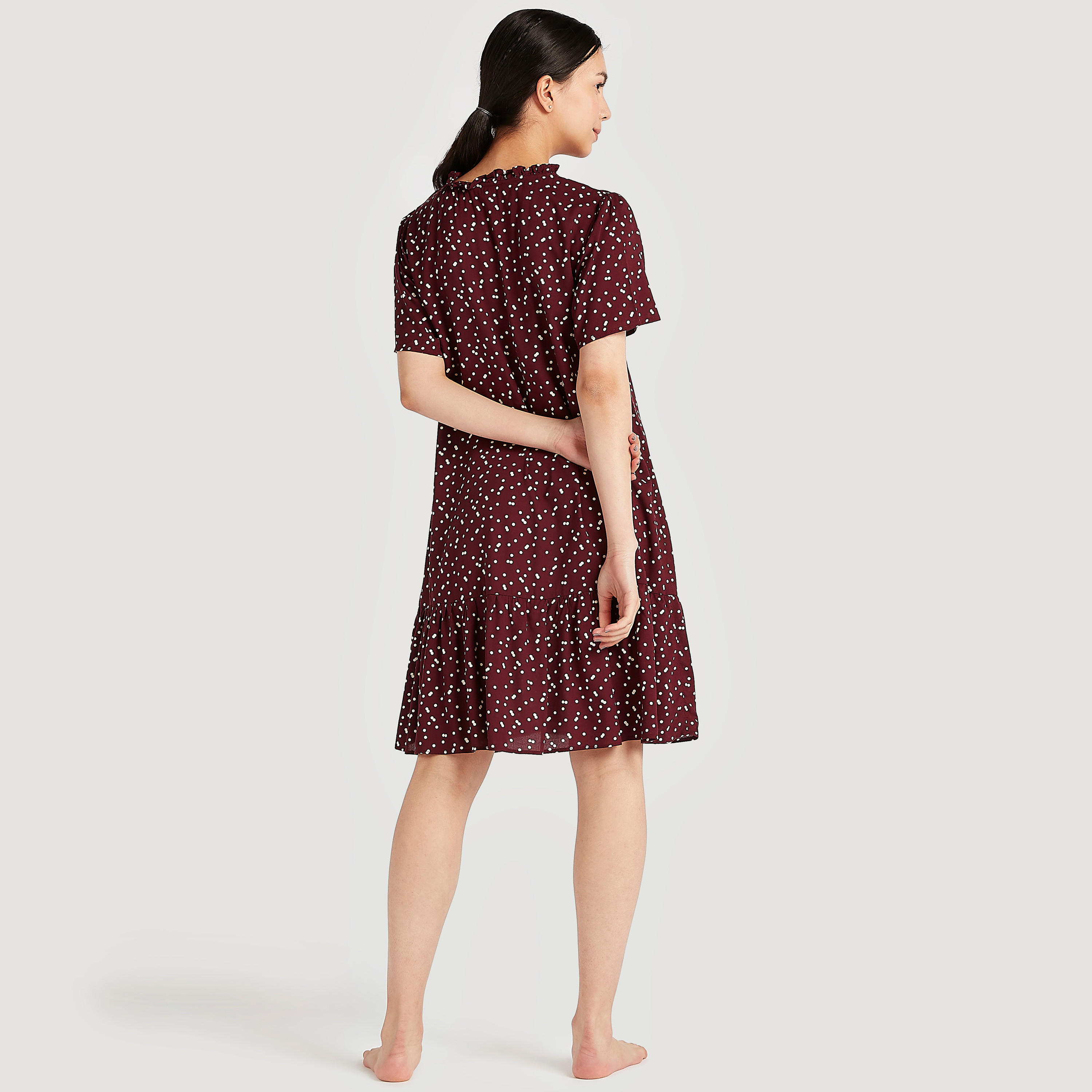 قميص نوم بتفاصيل كشكش - طقم من قطعتين متنوعتين-women-clothing-nightwear-nighties-image-4