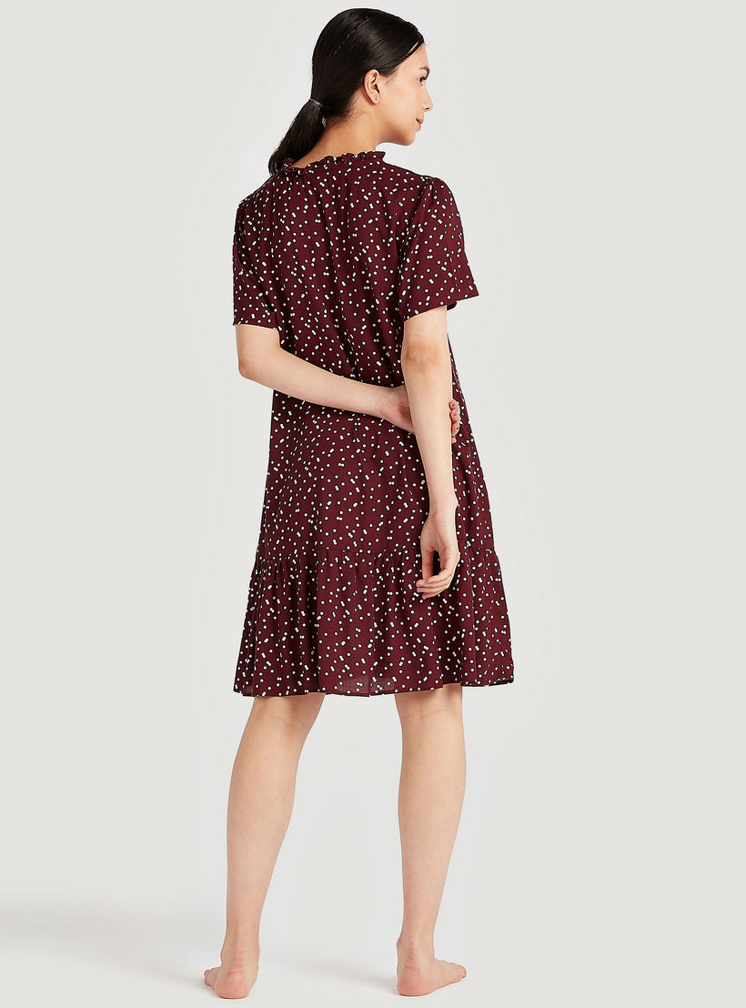 قميص نوم بتفاصيل كشكش - طقم من قطعتين متنوعتين-women-clothing-nightwear-nighties-image-4