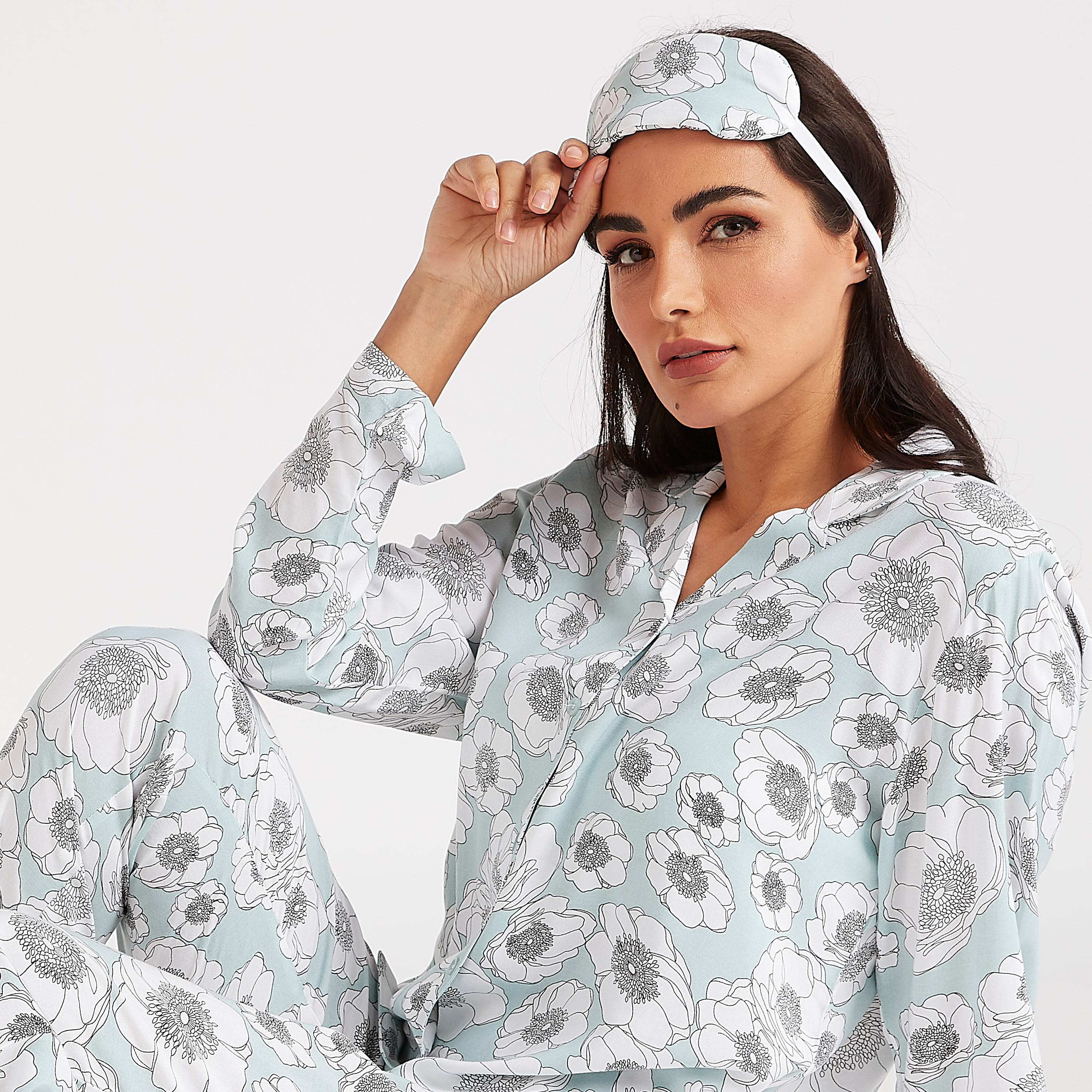 طقم من بنطلون بيجاما وقميص بطبعات أزهار وقناع عيون-women-clothing-nightwear-pyjamas-longsets-image-1