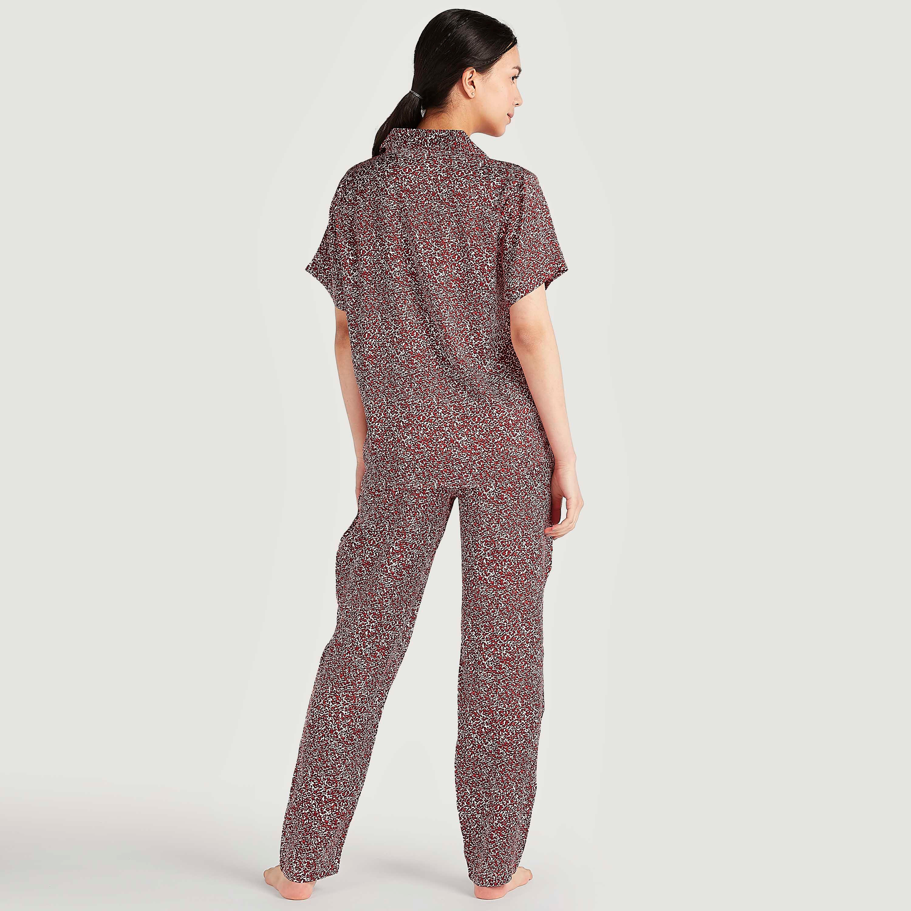 طقم من بنطلون بيجاما طويل وقميص بطبعات-women-clothing-nightwear-pyjamas-longsets-image-4