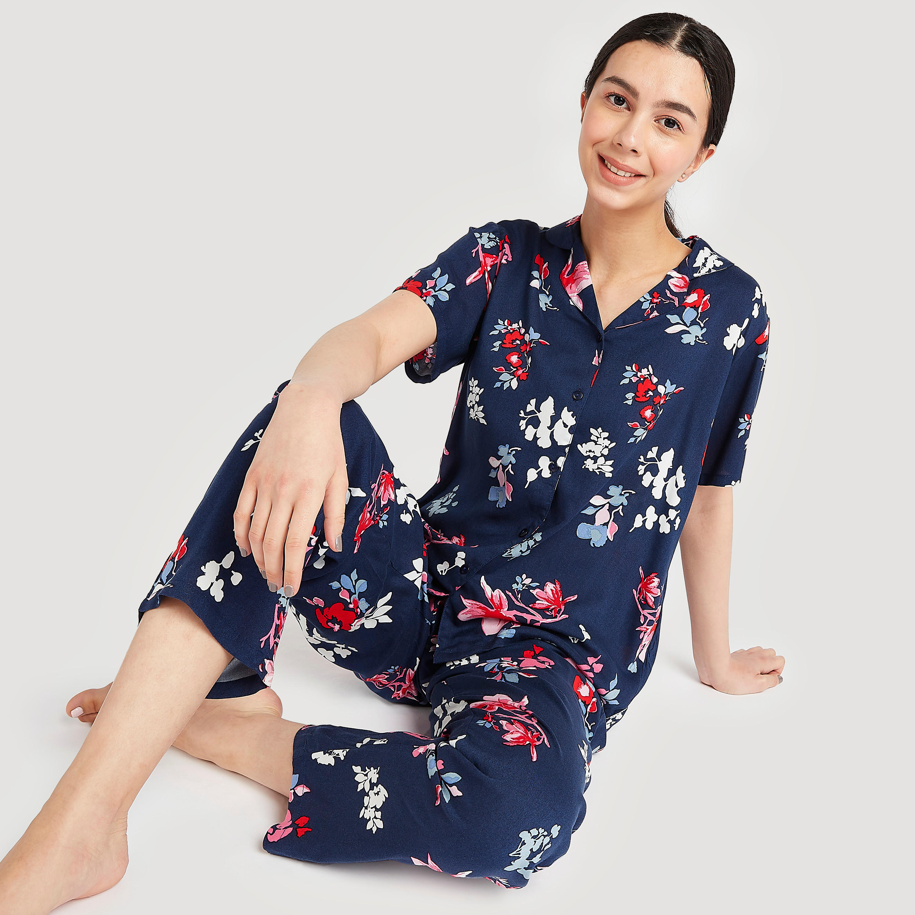 طقم من بنطلون بيجاما وقميص بطبعات زهرية-women-clothing-nightwear-pyjamas-longsets-image-3