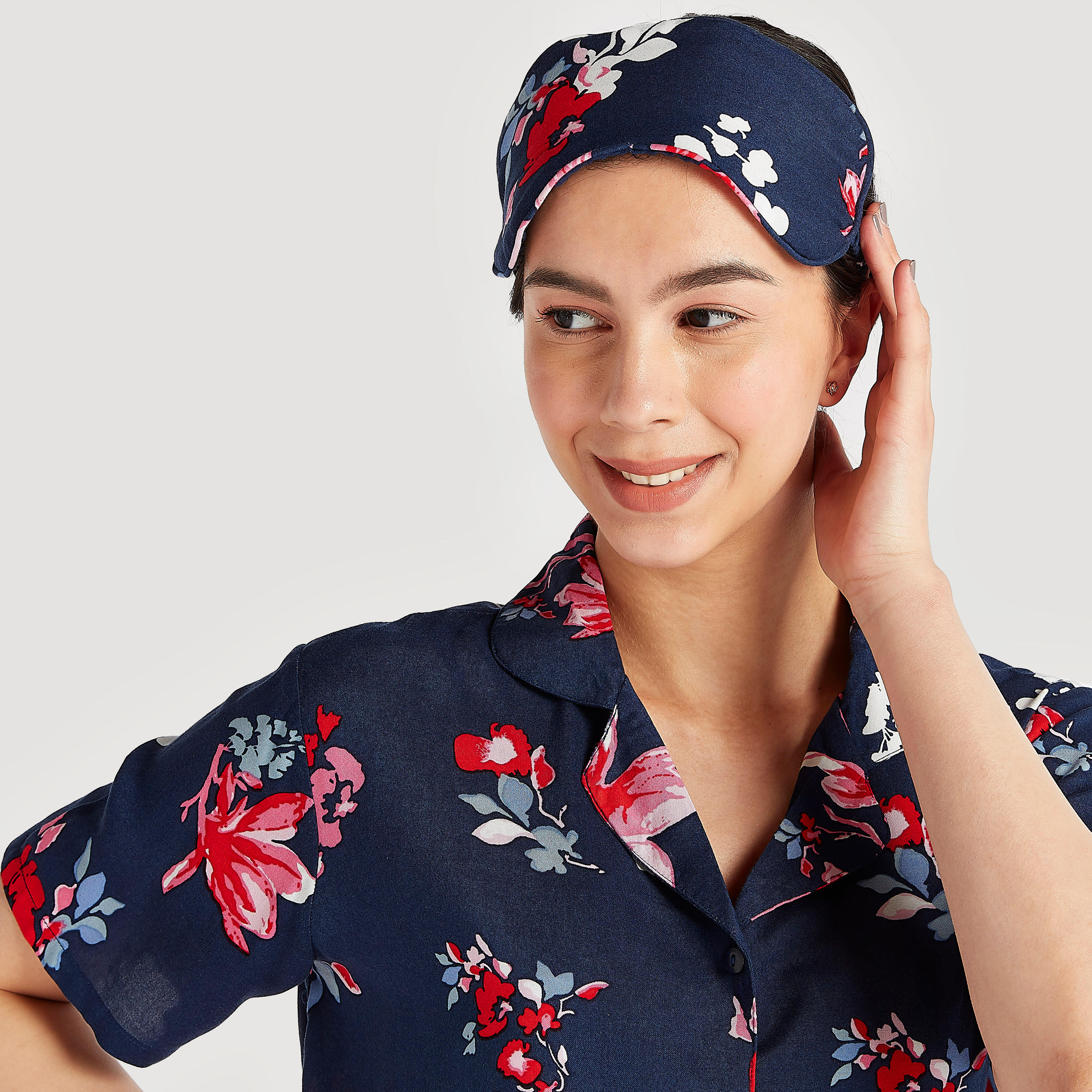 طقم من بنطلون بيجاما وقميص بطبعات زهرية-women-clothing-nightwear-pyjamas-longsets-image-5