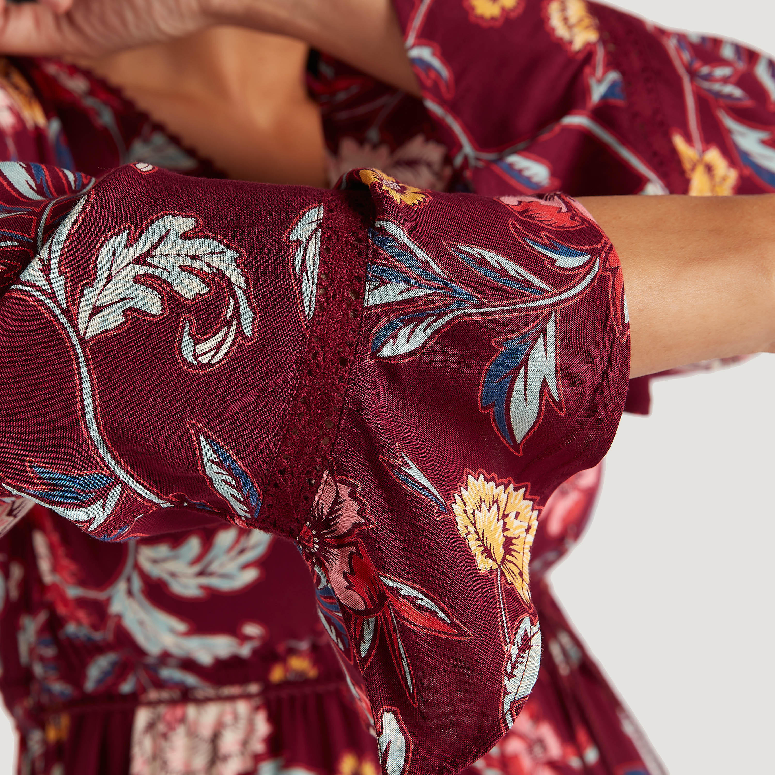 قميص نوم بياقة V وأكمام طويلة وطبعات-women-clothing-nightwear-nighties-image-6