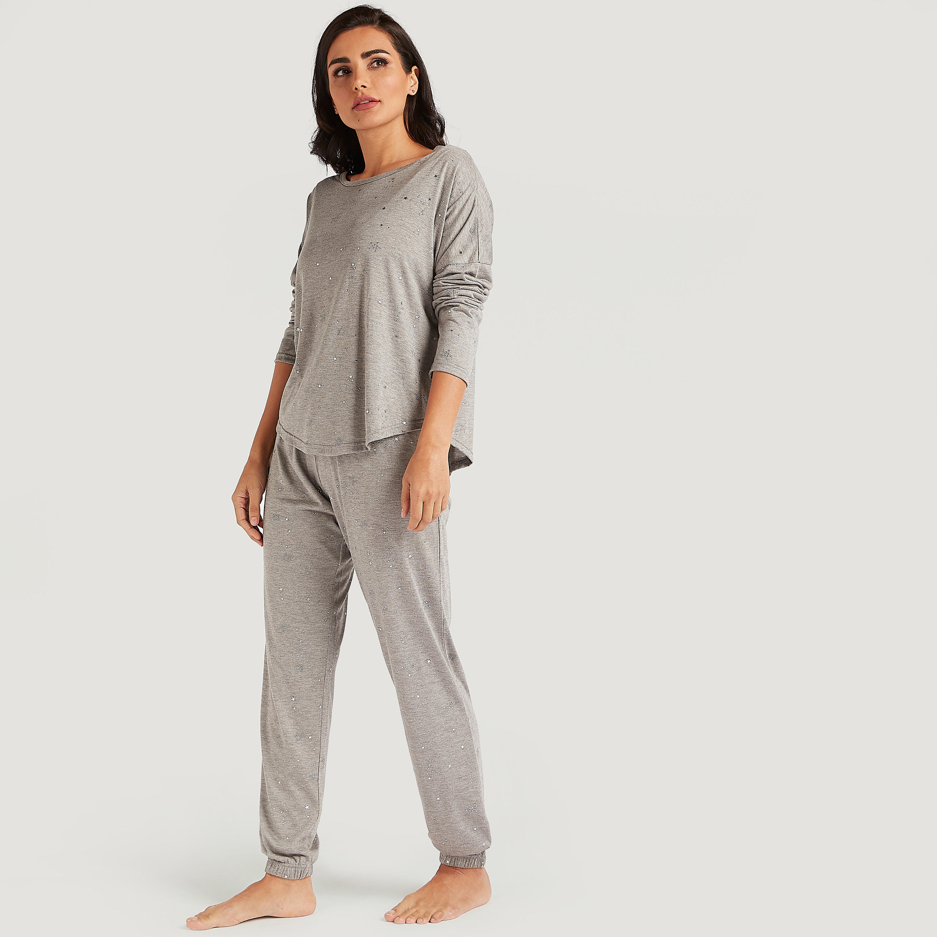 طقم بنطلون بيجاما وتيشيرت بياقة مستديرة وطبعات-women-clothing-nightwear-pyjamas-longsets-image-4