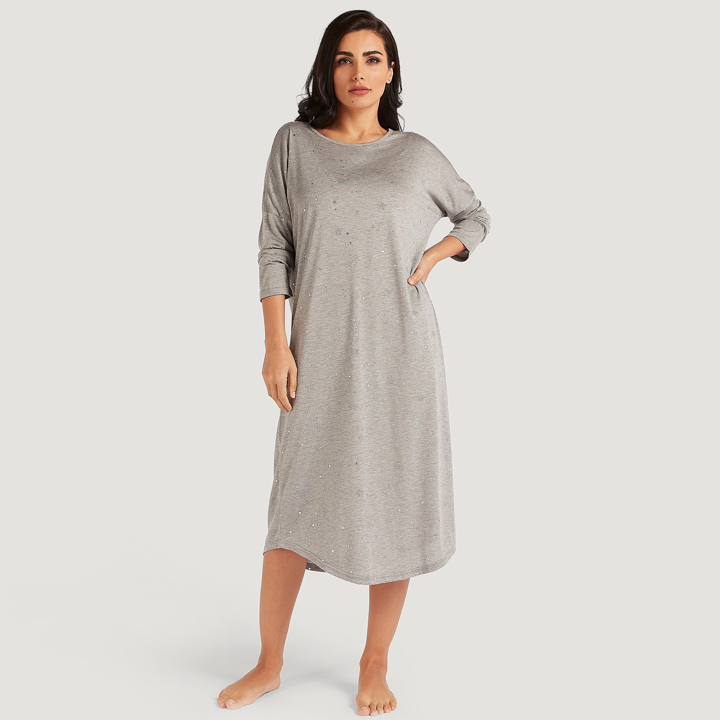 قميص نوم مزيّن بياقة مستديرة وأكمام طويلة-women-clothing-nightwear-nighties-image-1