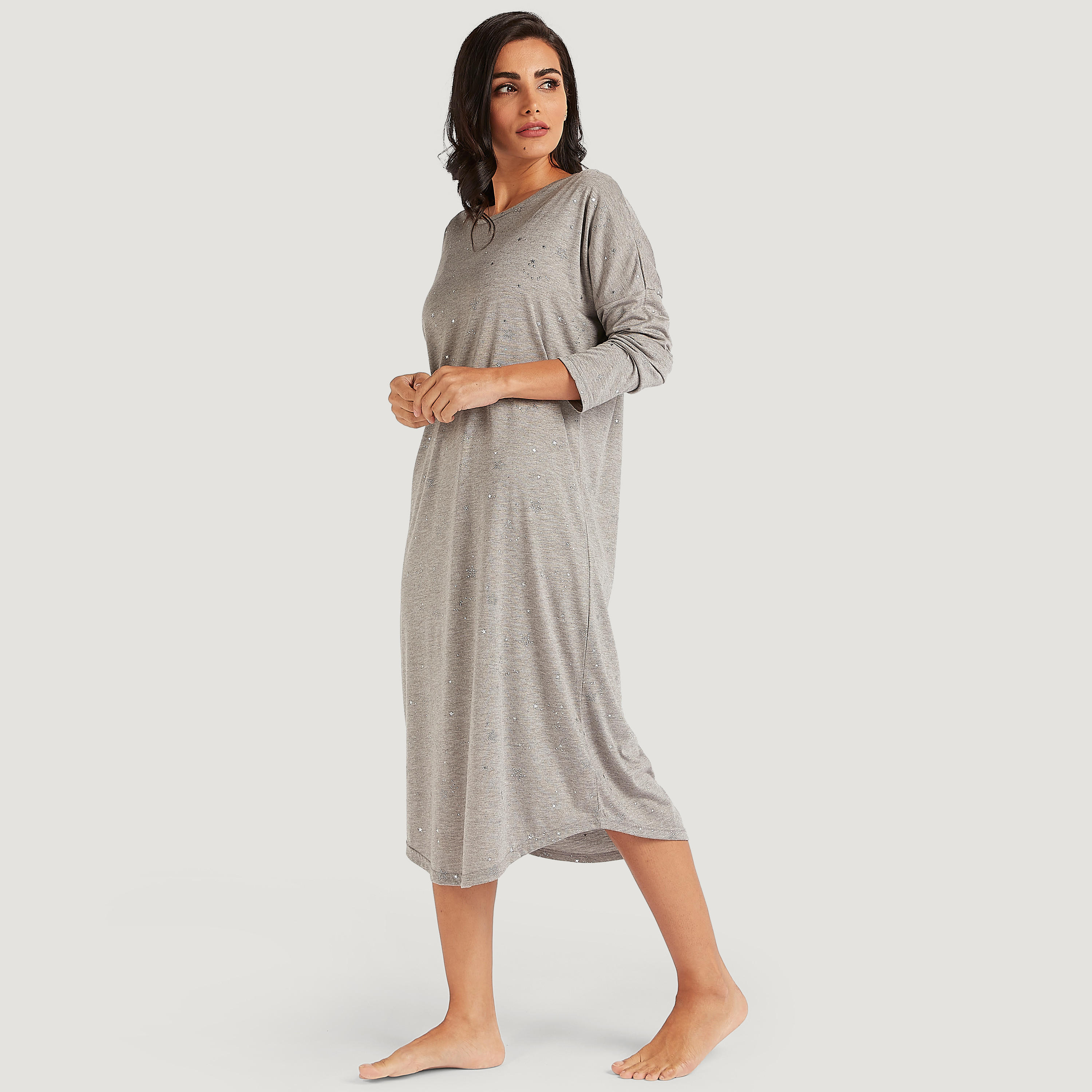 قميص نوم مزيّن بياقة مستديرة وأكمام طويلة-women-clothing-nightwear-nighties-image-2